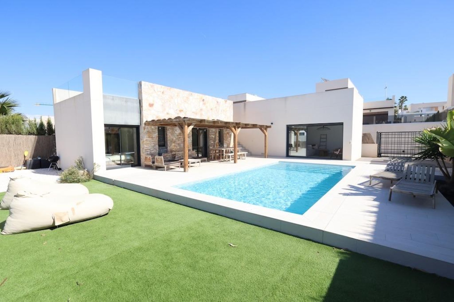 Bestaande woning  - Chalet - Algorfa - Comunidad Valenciana