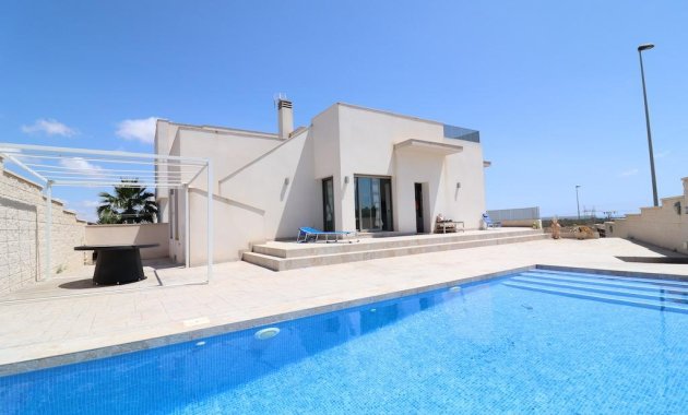 Chalet - Odsprzedaż - San Miguel de Salinas - Urbanizaciones