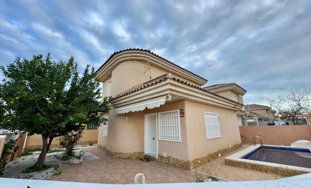 Chalet - Odsprzedaż - Torrevieja - Los Balcones - Los Altos del Edén