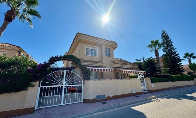 Chalet - Resale - Torrevieja - Los Altos