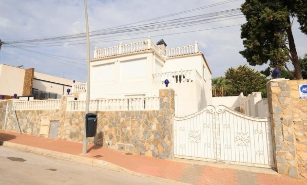 Chalet - Resale - Torrevieja - Los Balcones - Los Altos del Edén