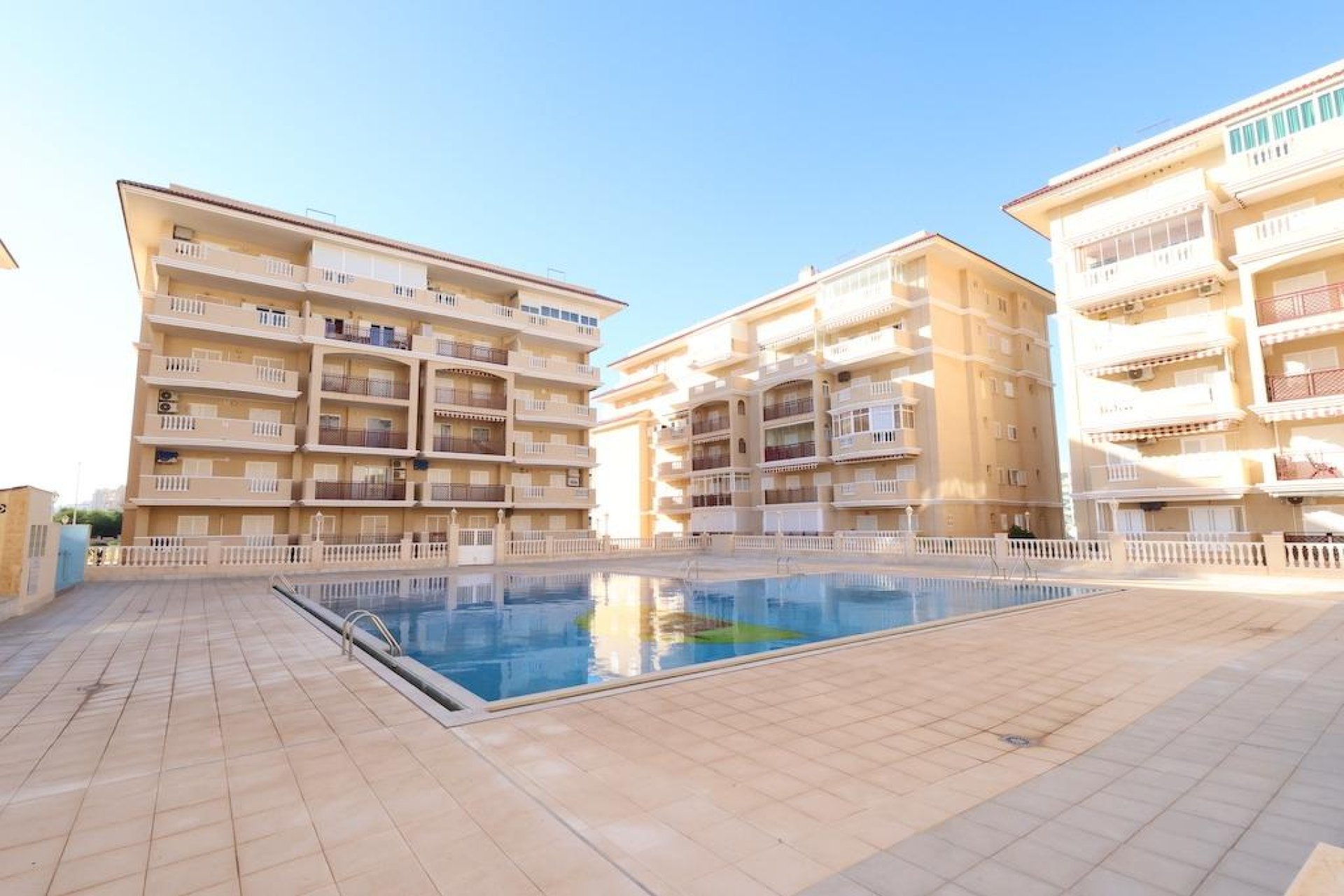 Herverkoop - Apartamento - Torrevieja - La Mata