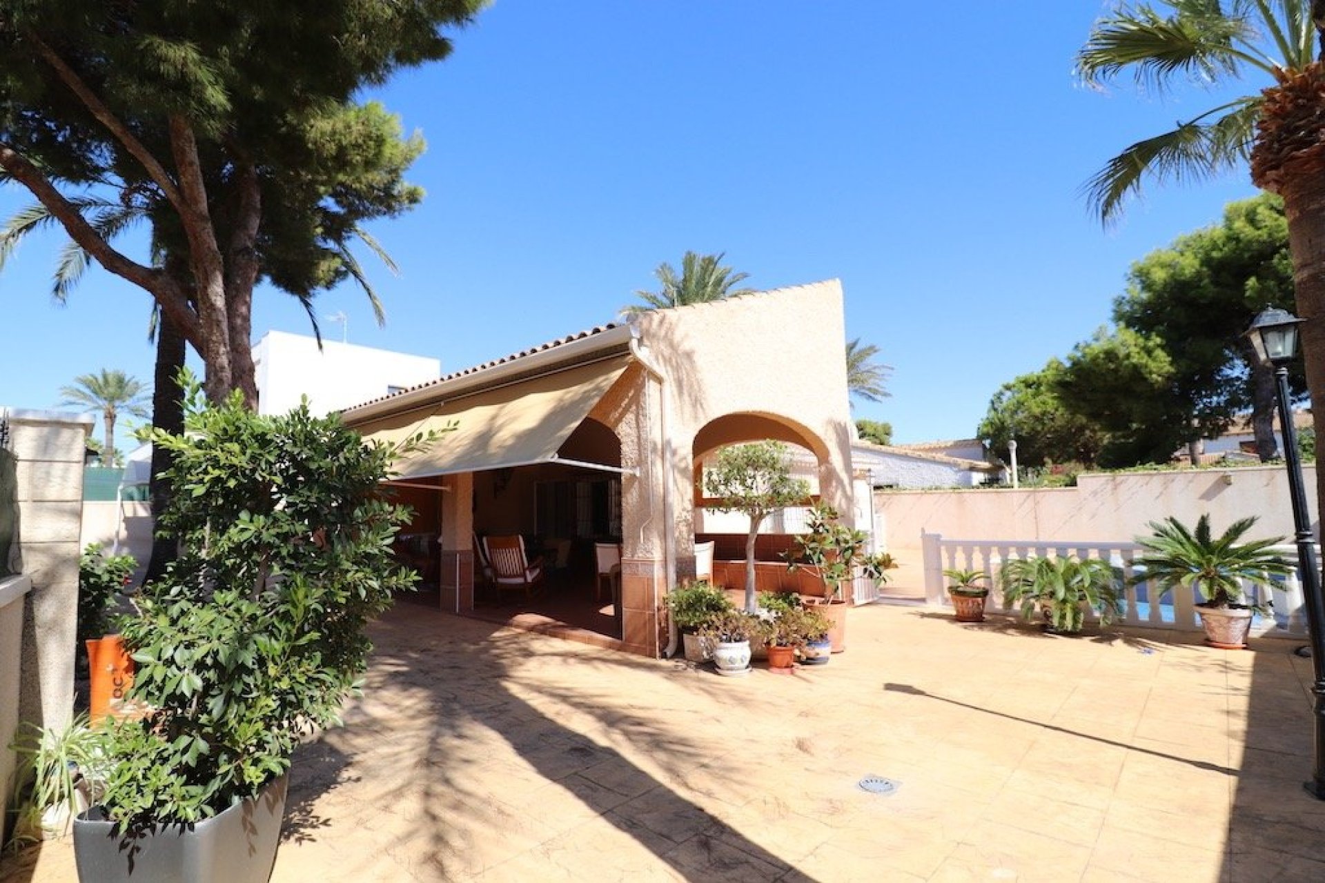 Herverkoop - Chalet - Orihuela Costa - Punta Prima