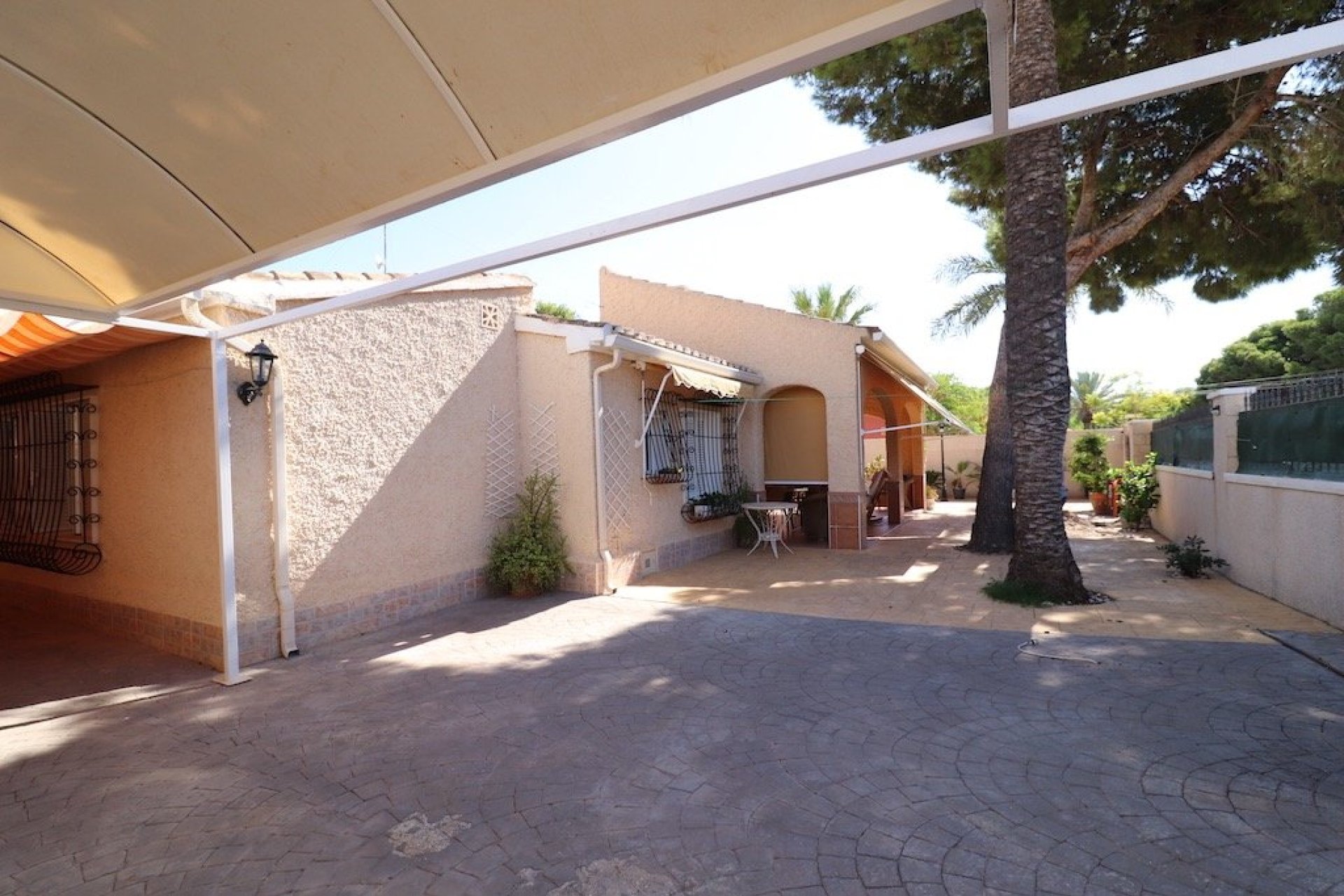 Herverkoop - Chalet - Orihuela Costa - Punta Prima