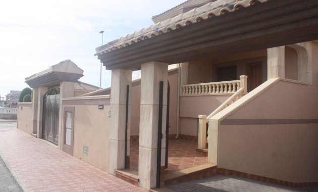 maison jumelée - Nouvelle construction - Torrevieja - N6289
