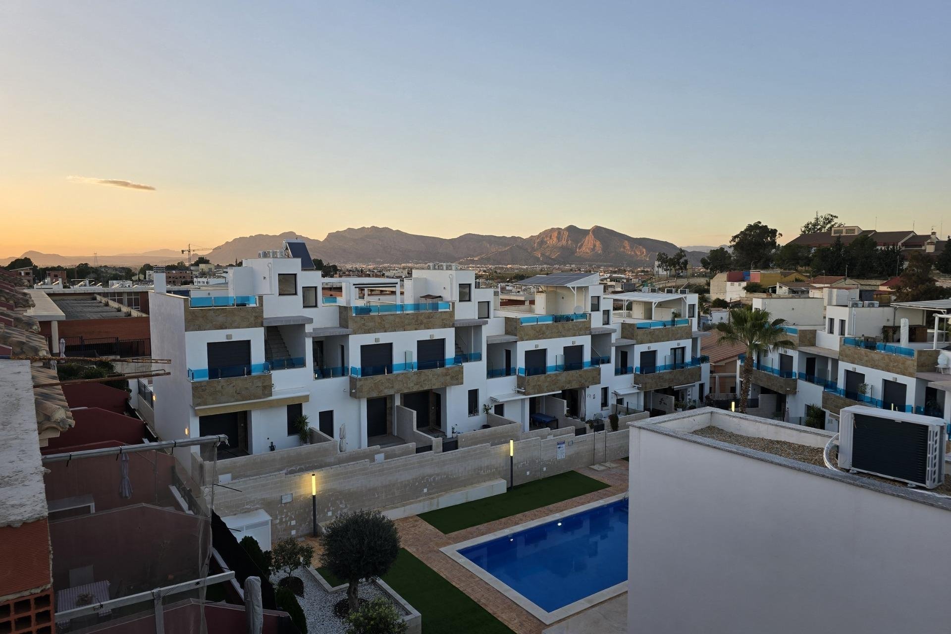 New Build - semi-detached house - Bigastro - pueblo