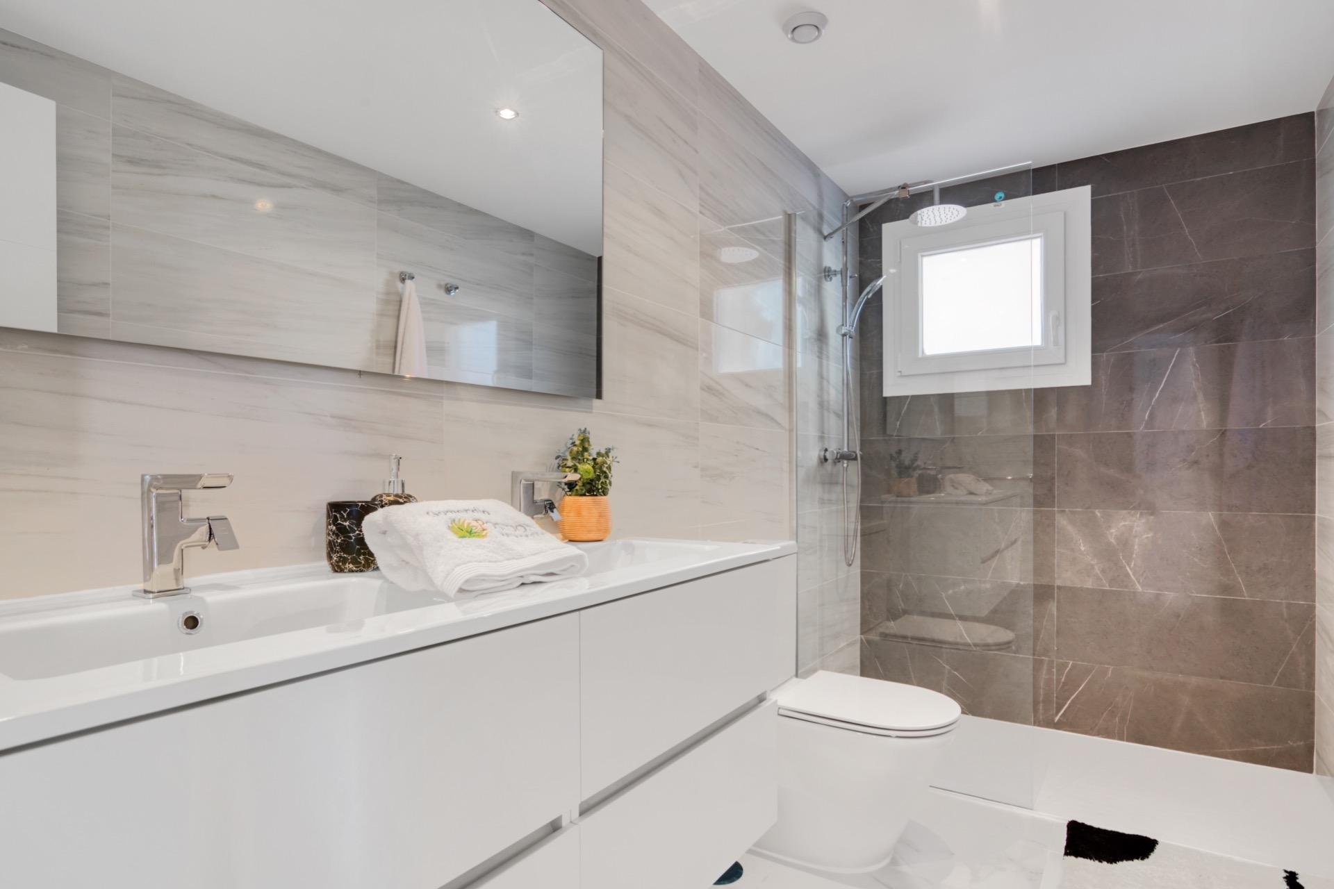 Nowy budynek - budynek - Torrevieja - Punta prima