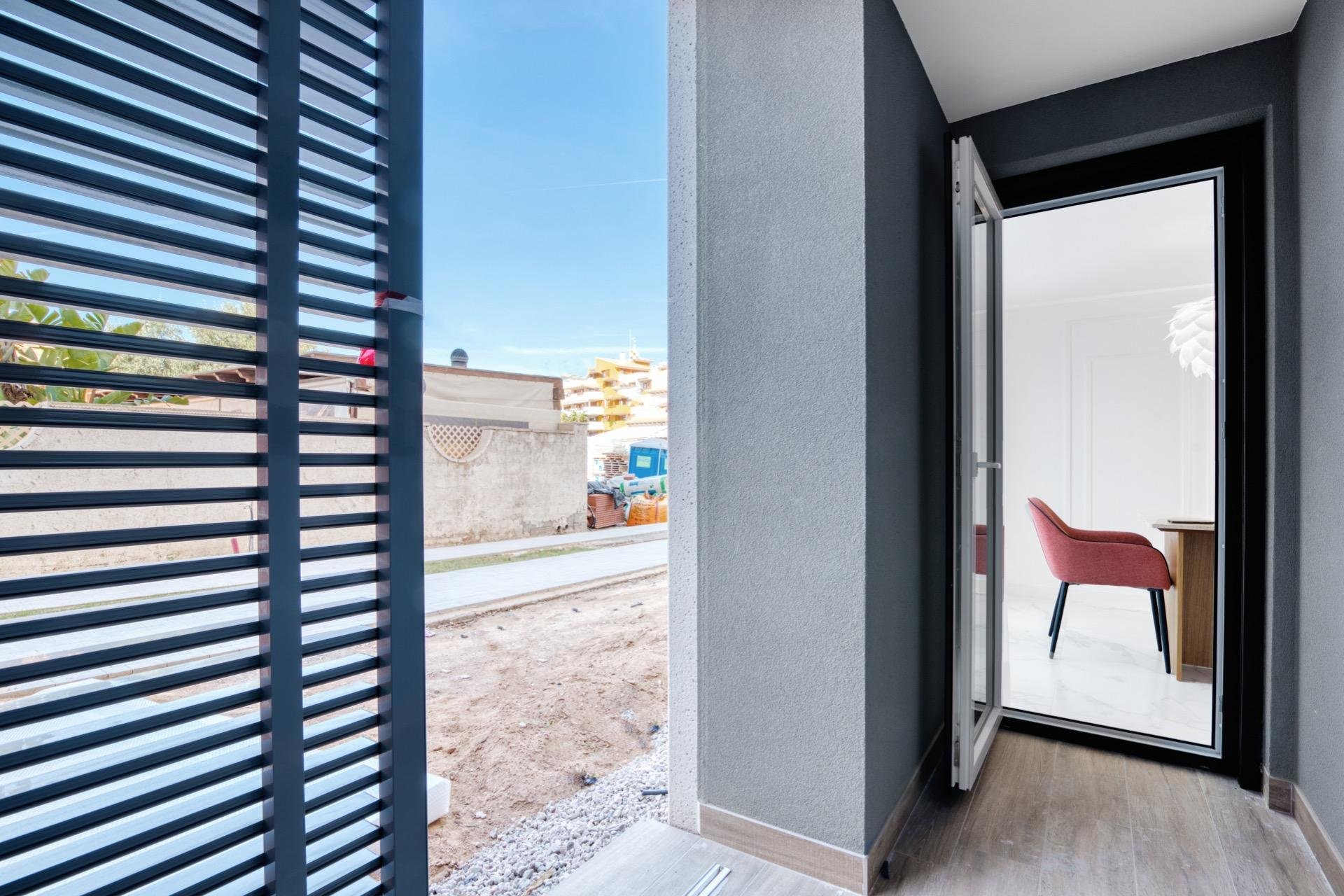 Nowy budynek - budynek - Torrevieja - Punta prima