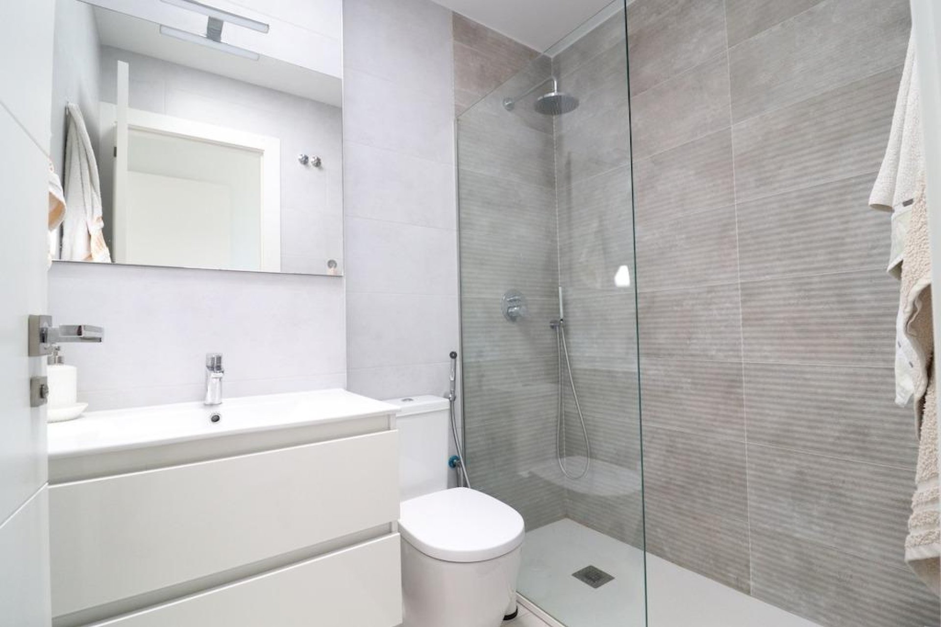 Odsprzedaż - Chalet - San Miguel de Salinas - Urbanizaciones