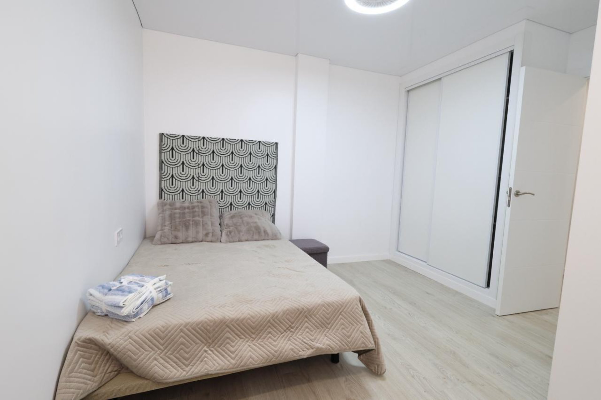 Odsprzedaż - Mieszkanie w bloku - Torrevieja - Acequion