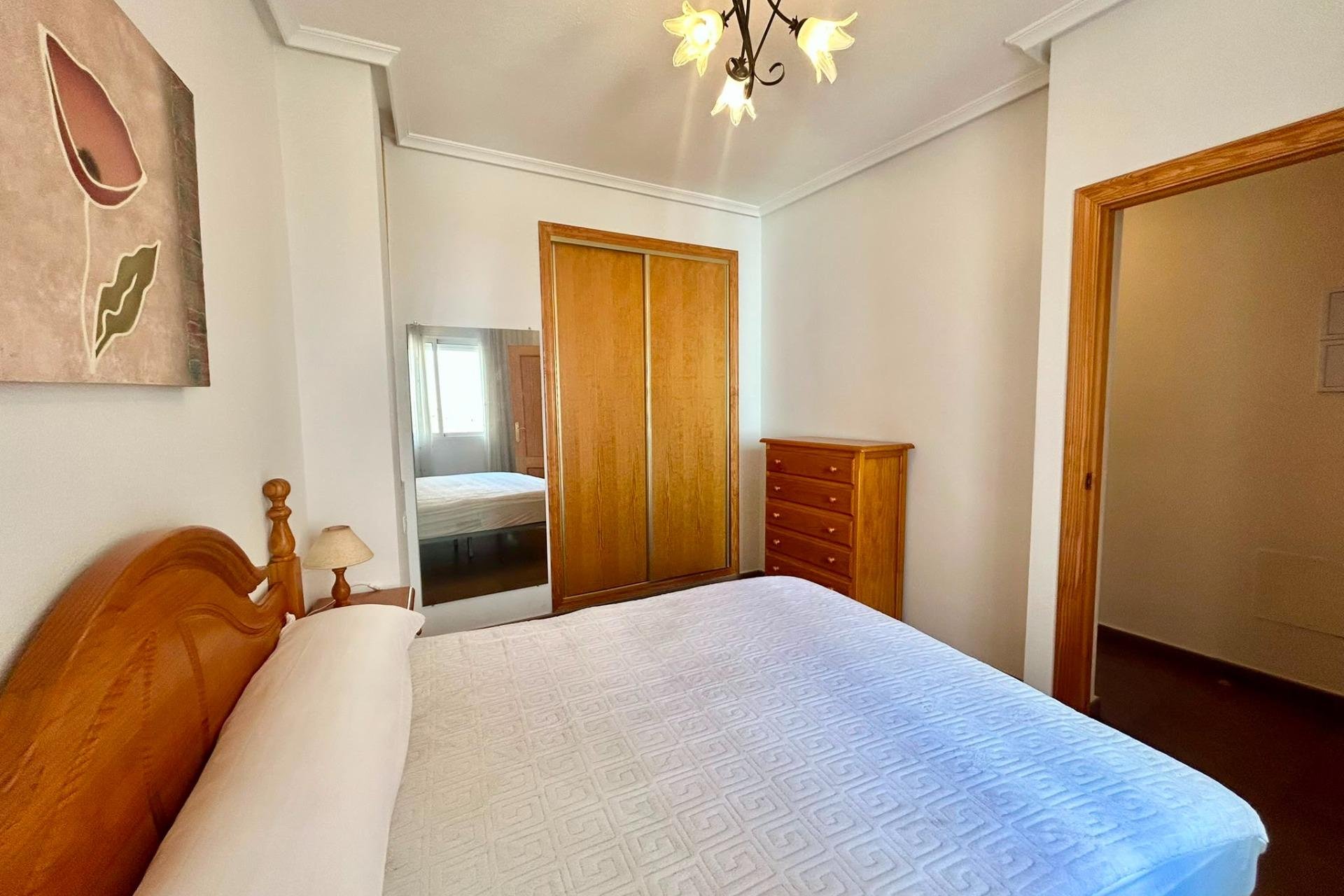 Odsprzedaż - Mieszkanie w bloku - Torrevieja - Centro
