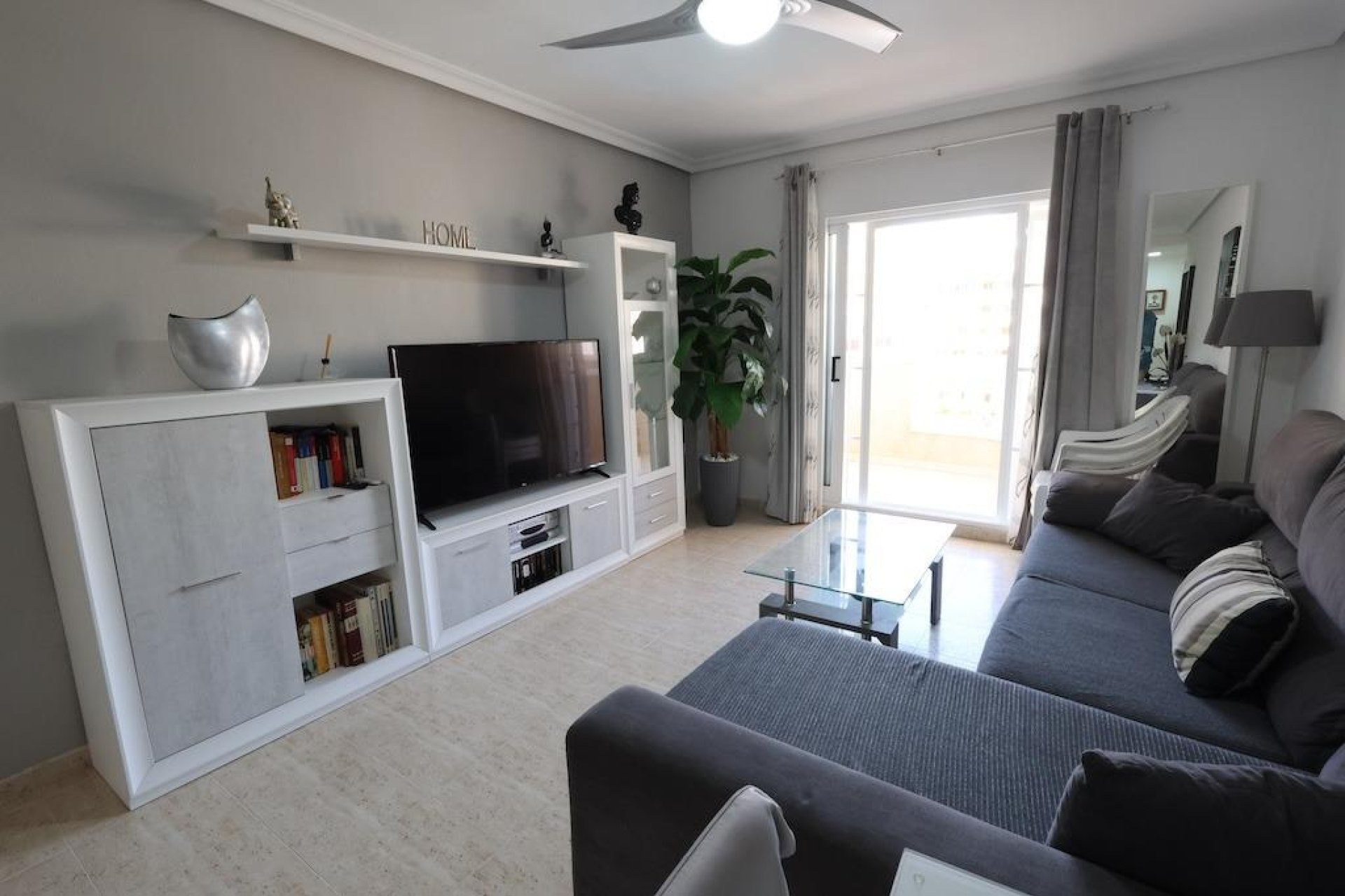 Odsprzedaż - Mieszkanie w bloku - Torrevieja - La Mata