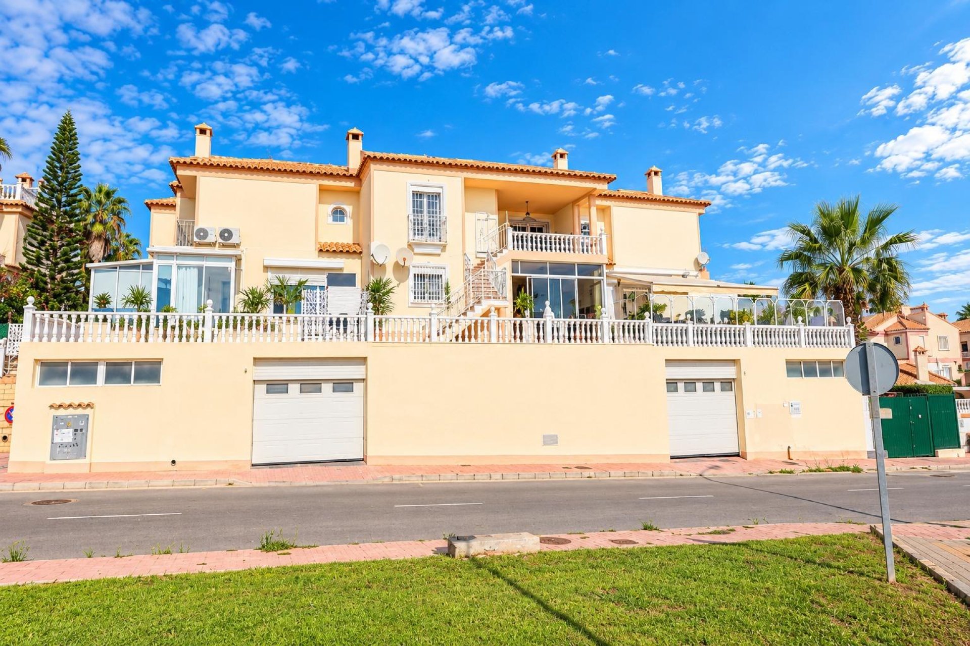 Odsprzedaż - Mieszkanie w bloku - Torrevieja - Los Altos