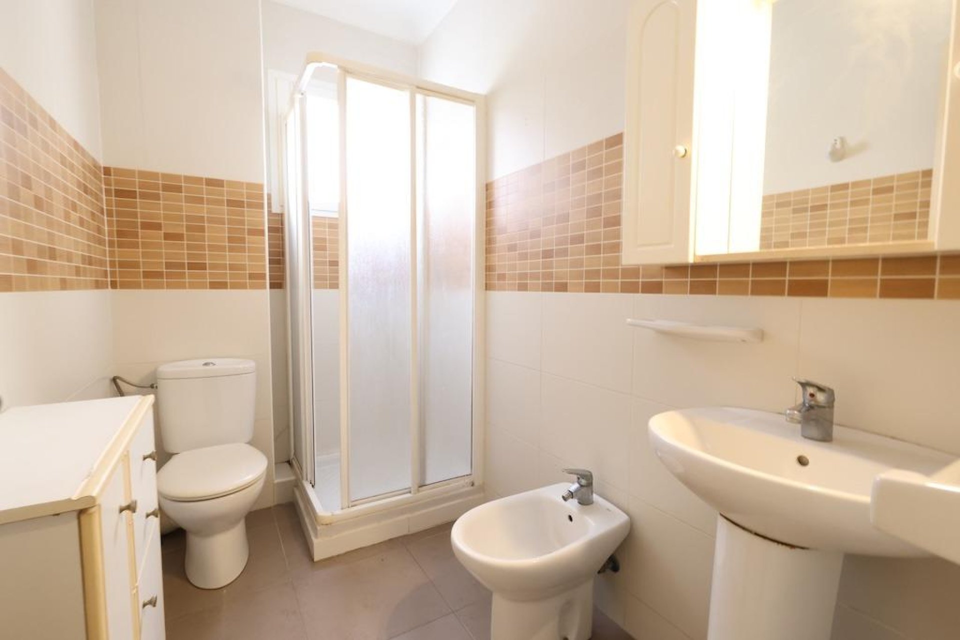 Odsprzedaż - Mieszkanie w bloku - Torrevieja - torrevieja