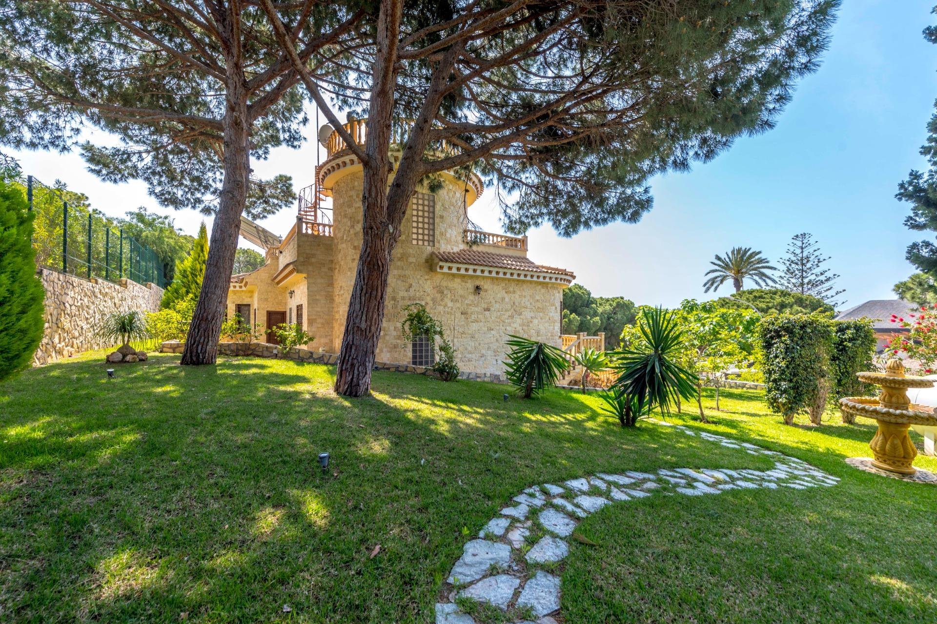 Odsprzedaż - Villa - Orihuela Costa - Campoamor