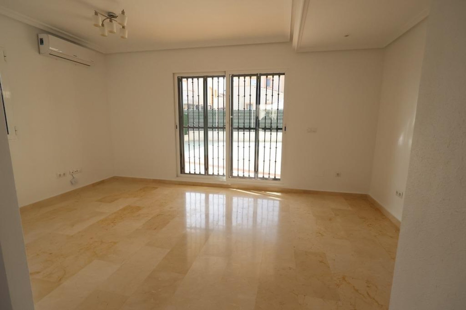 Rental - Chalet - Guardamar del Segura - Urb el raso