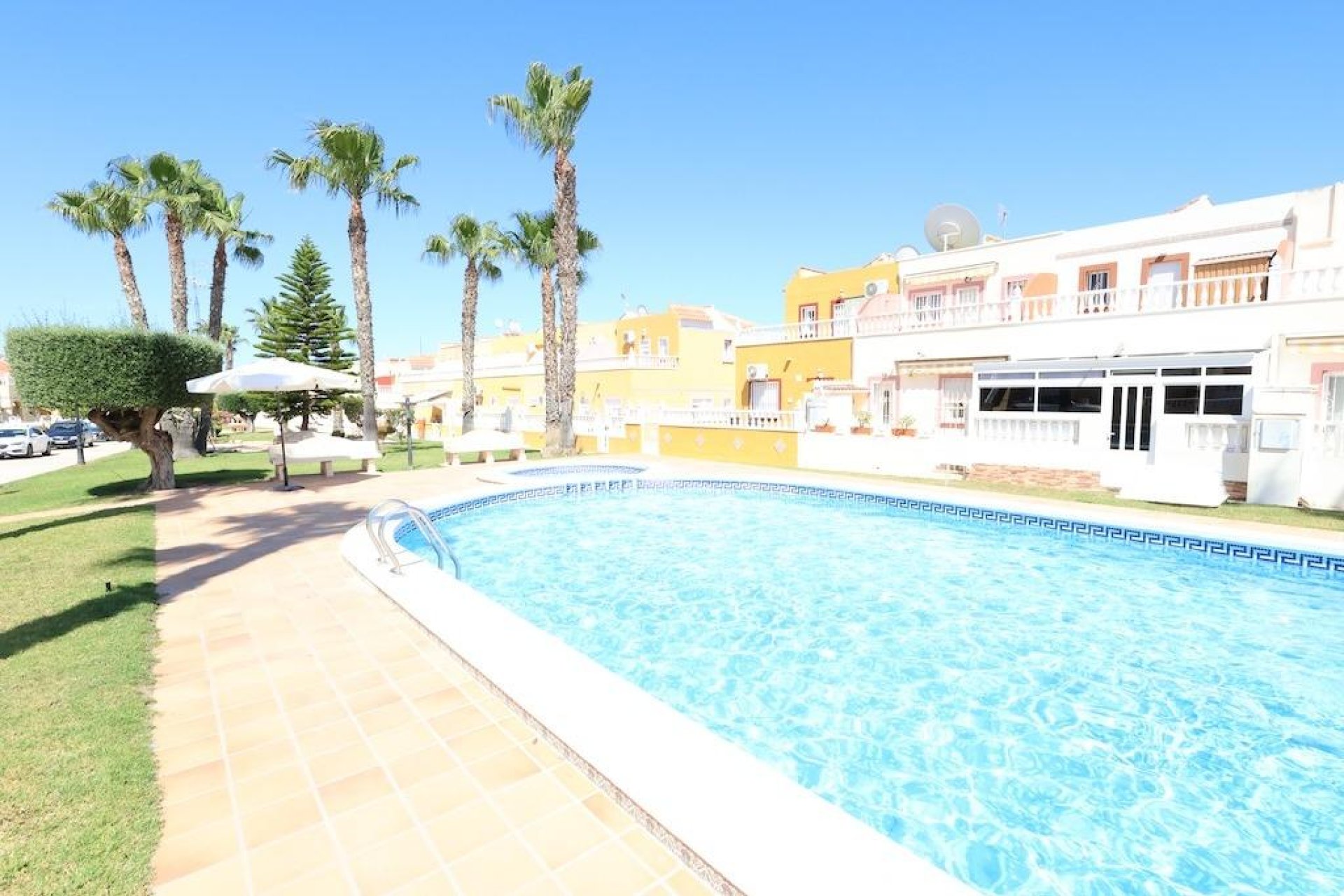 Rental - semi-detached house - Orihuela Costa - Lomas de Cabo Roig