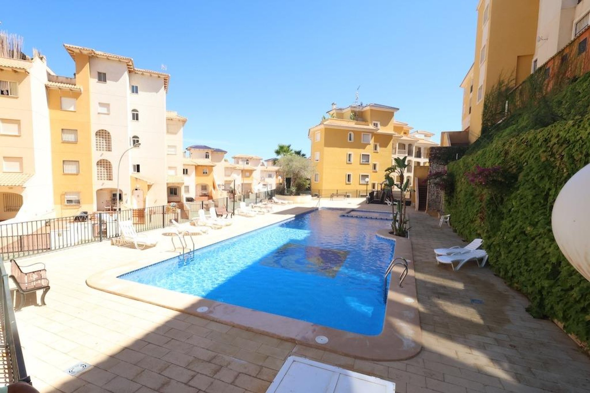 Resale - Apartment  - Orihuela Costa - Campoamor
