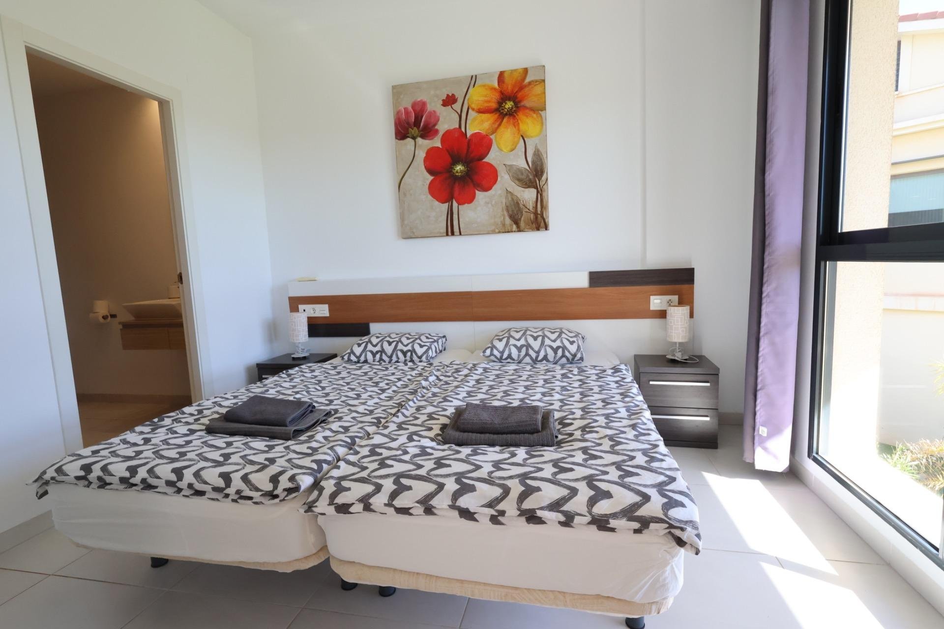 Resale - Apartment  - Orihuela Costa - La Zenia