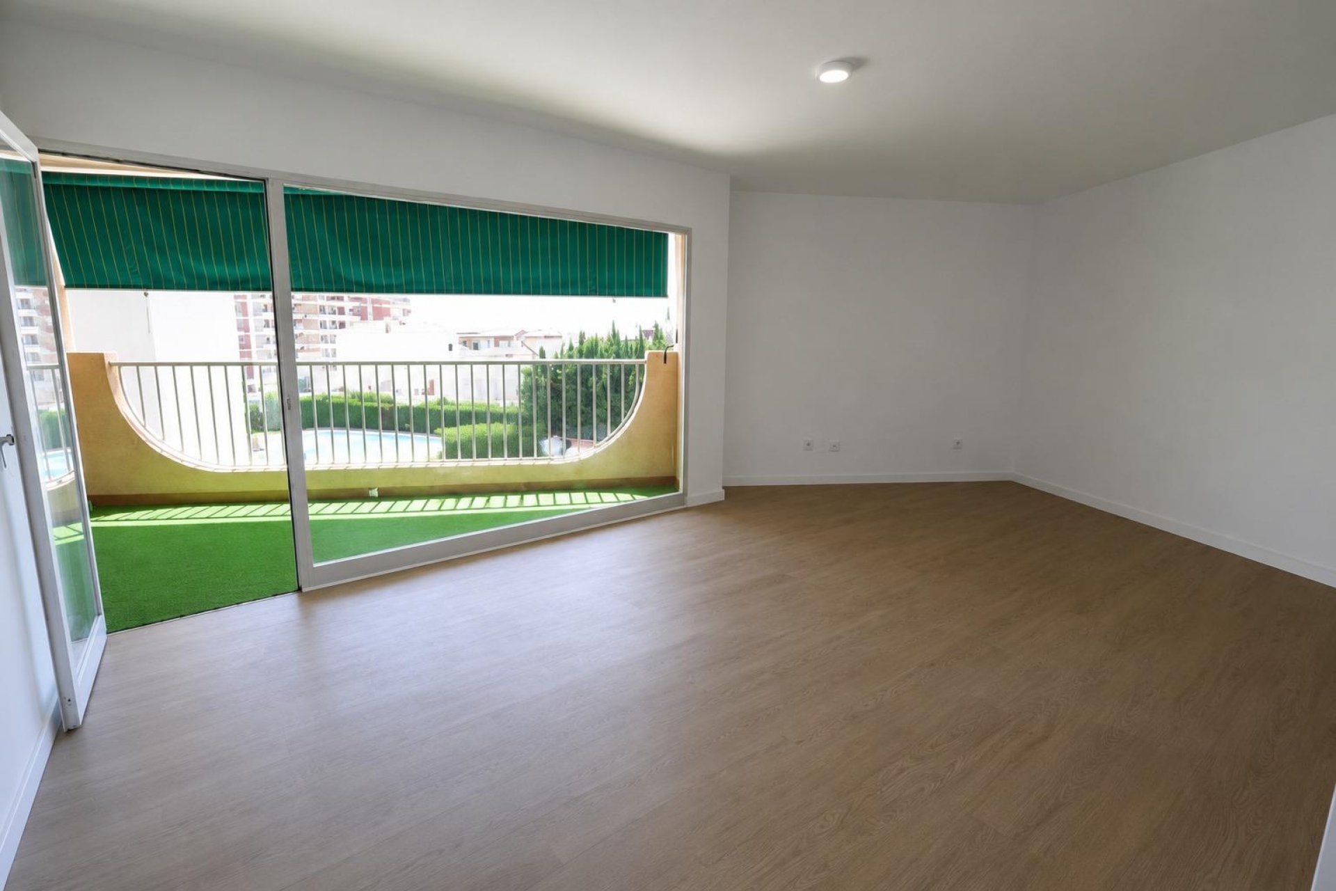Resale - Apartment  - Orihuela Costa - La Zenia