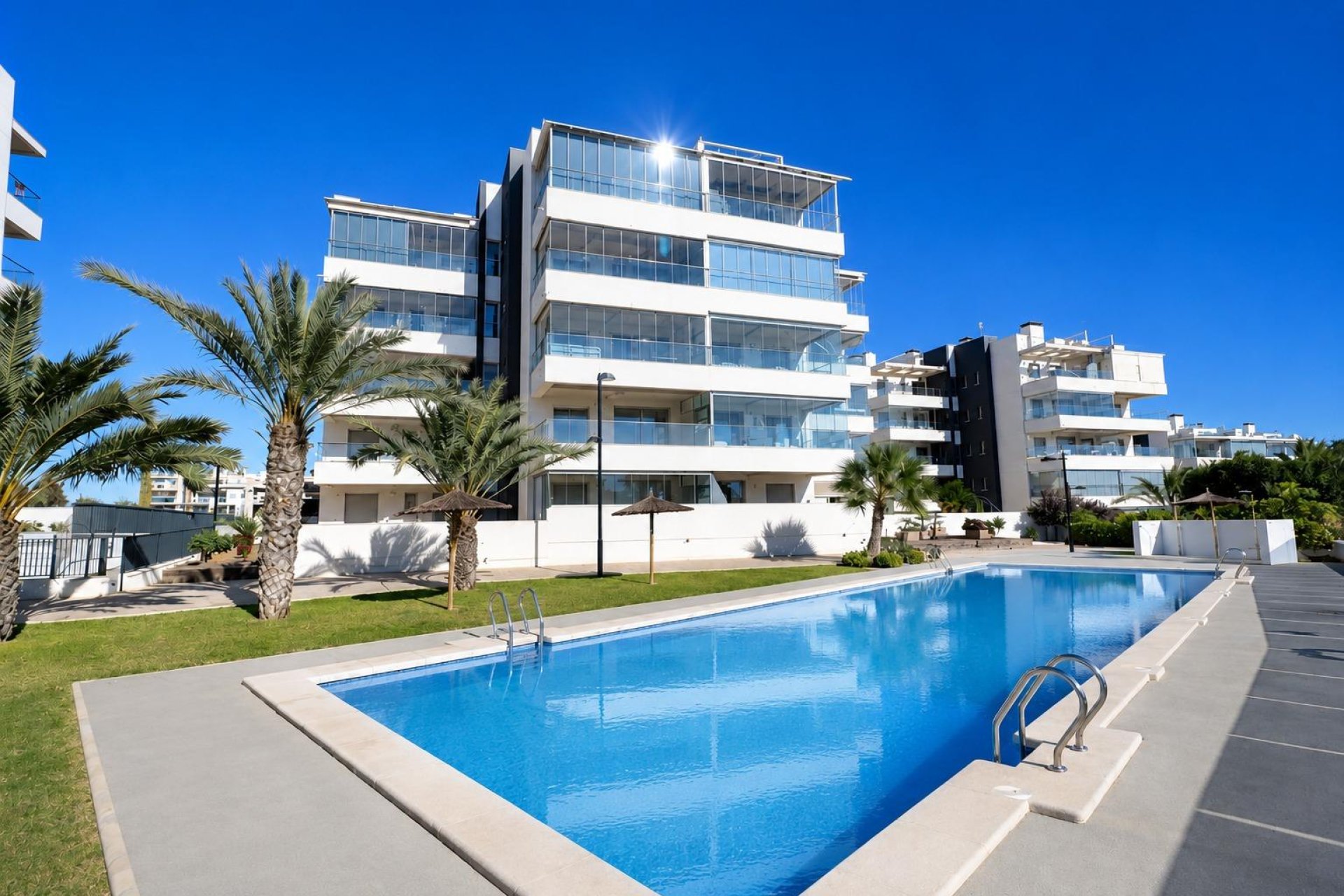 Resale - Apartment  - Orihuela Costa - Villamartín