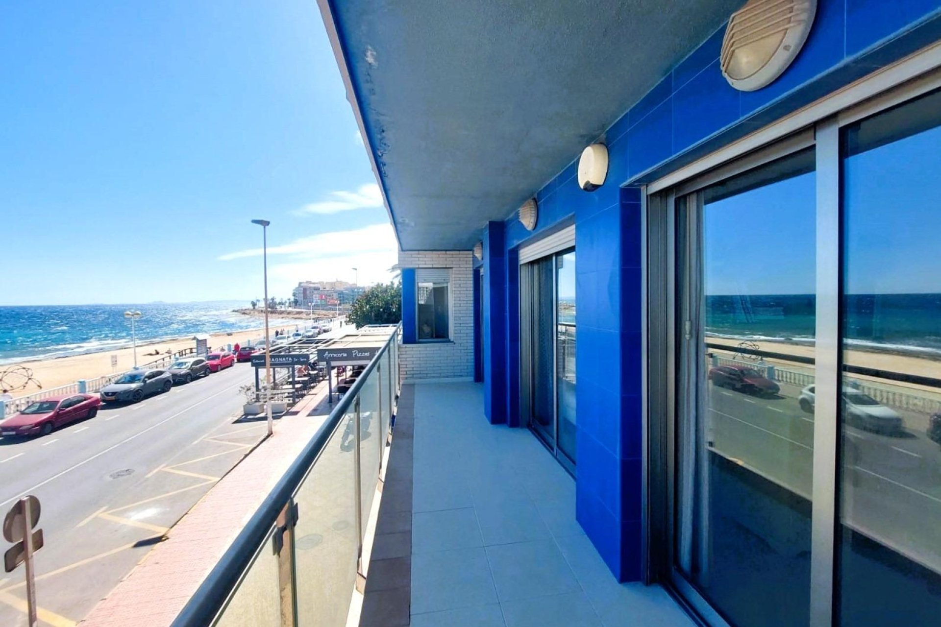 Resale - Apartment  - Torrevieja - Playa de los Locos