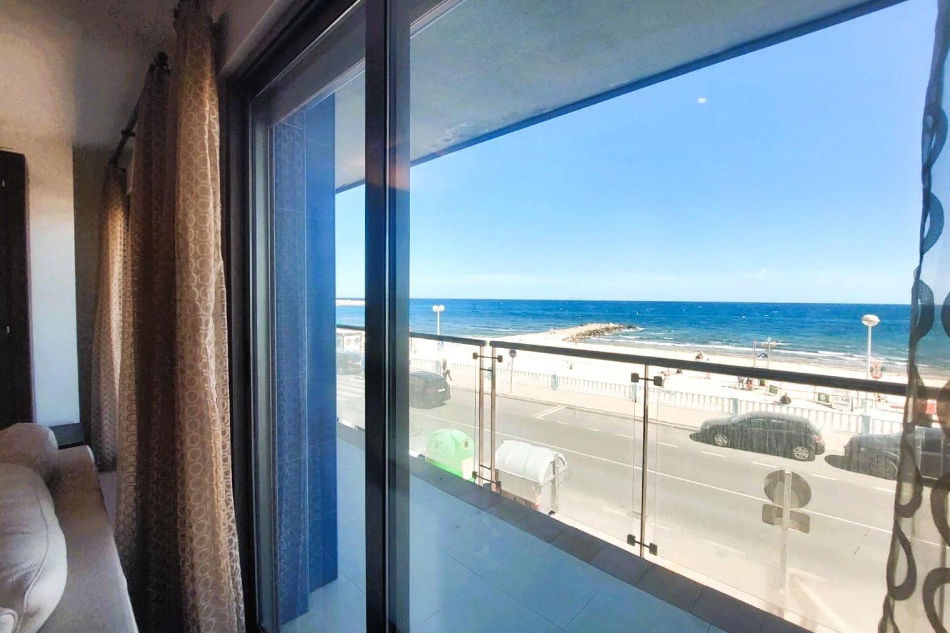 Resale - Apartment  - Torrevieja - Playa de los Locos