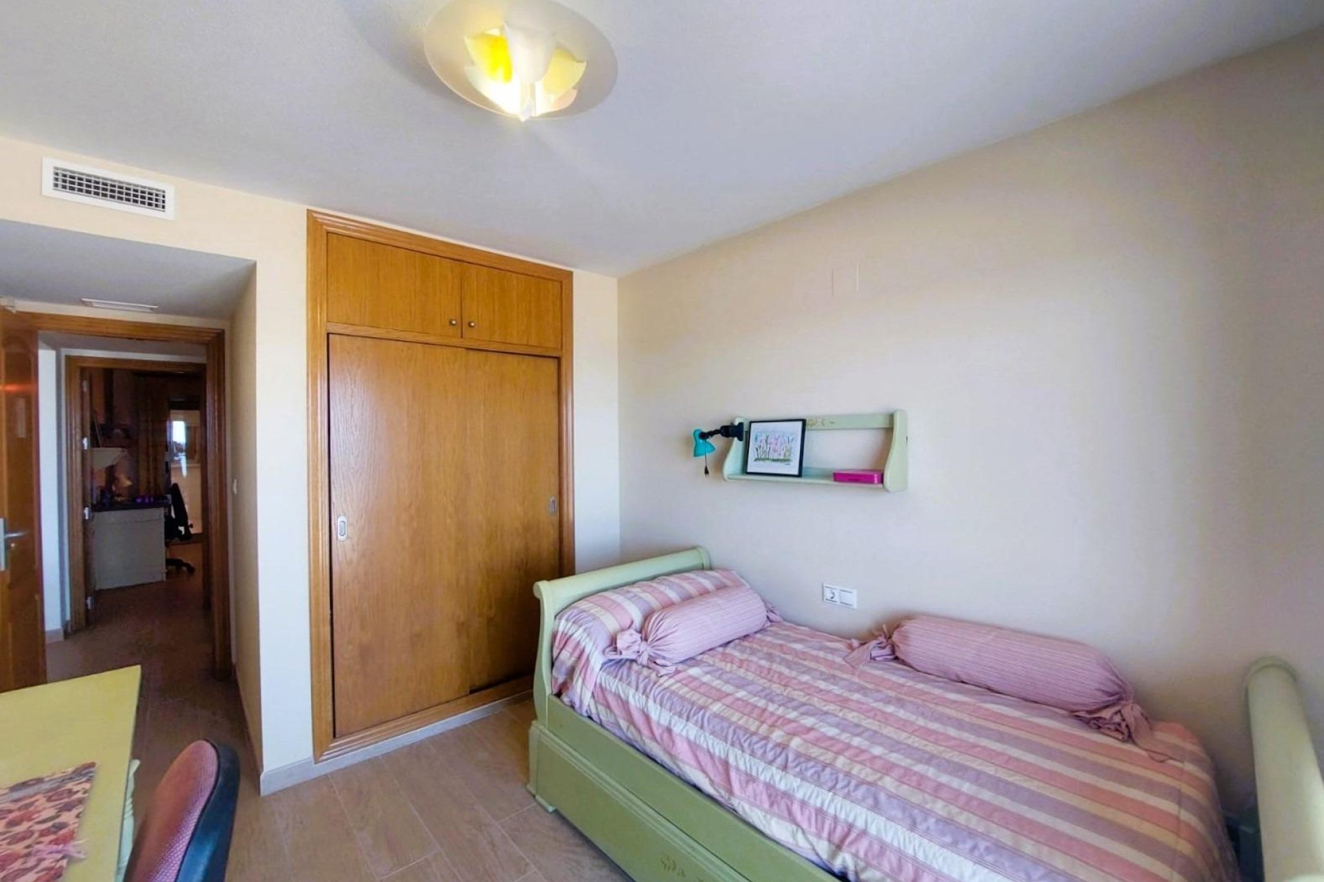 Resale - Apartment  - Torrevieja - Playa de los Locos