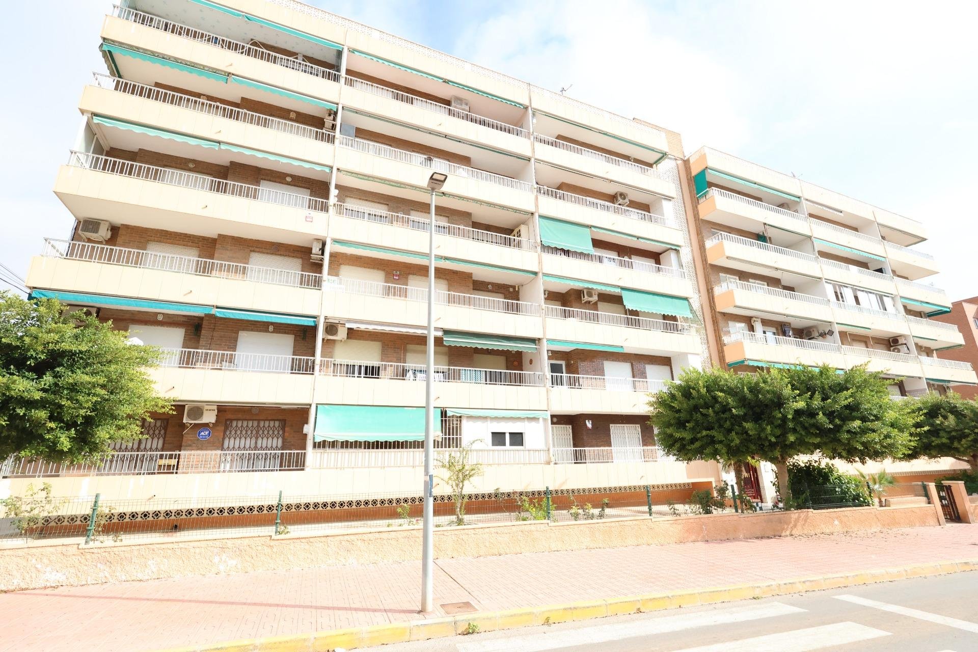 Resale - Apartment  - Torrevieja - Punta prima