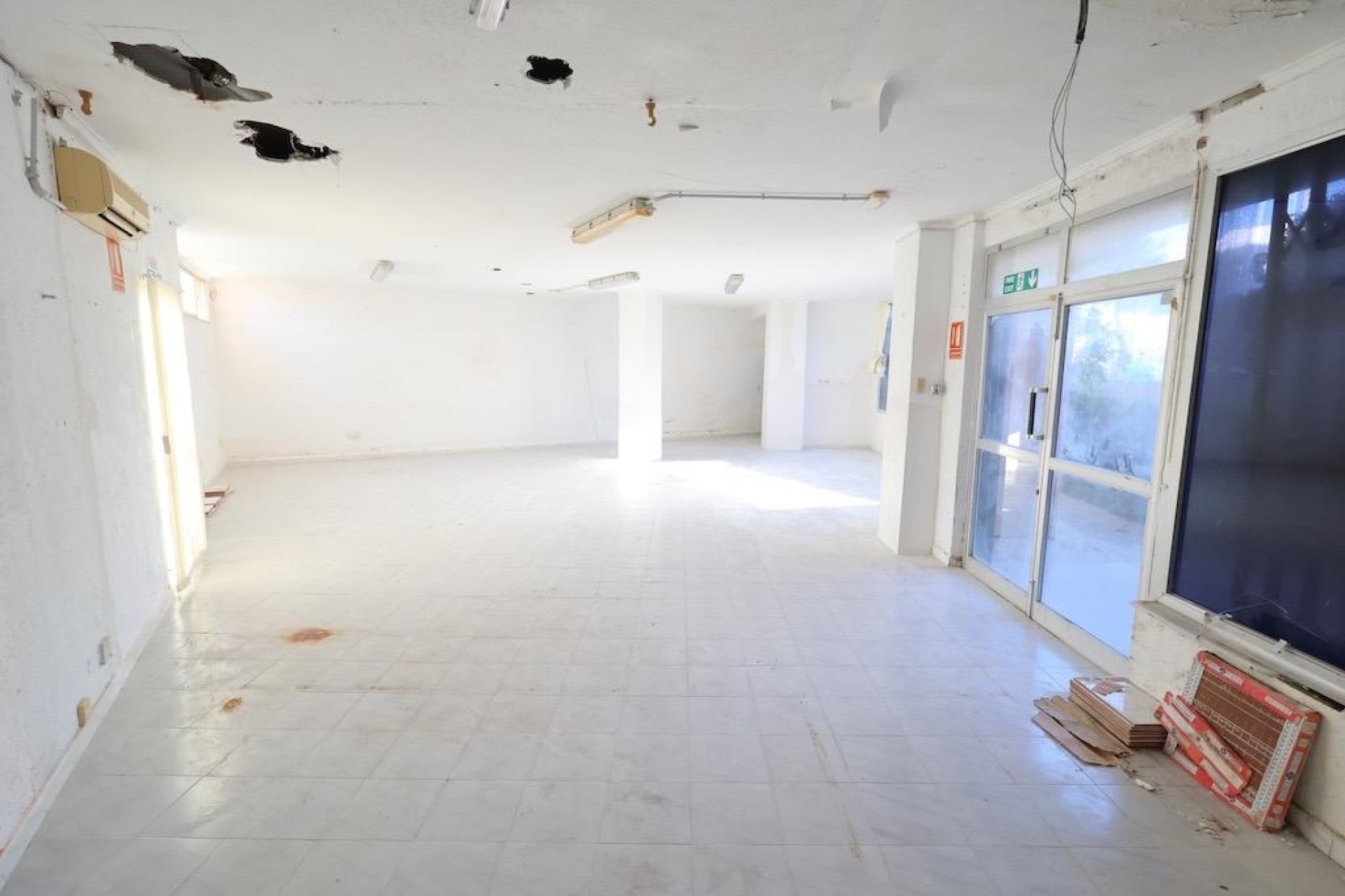 Resale - Commercial Premises - Orihuela Costa - La Zenia