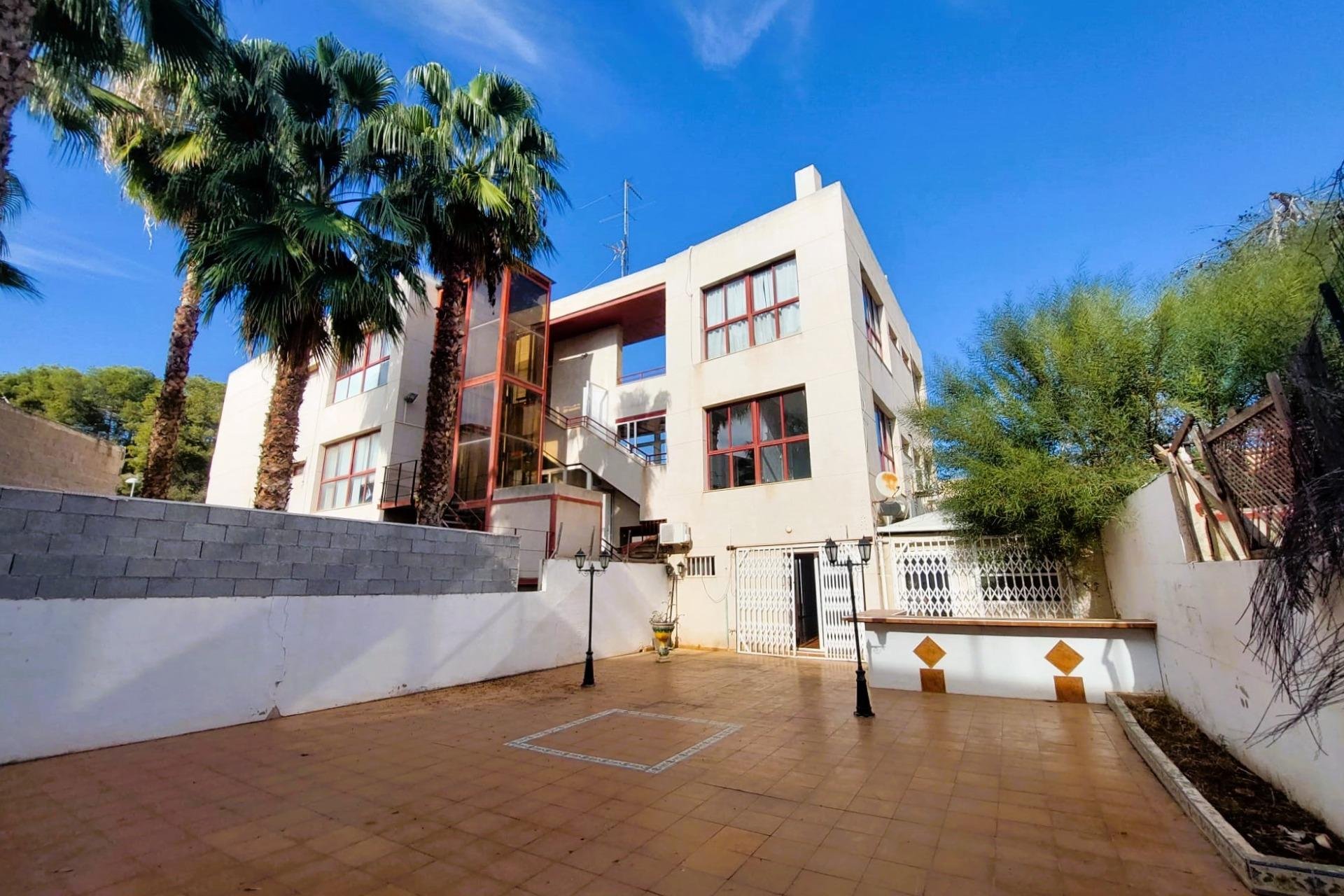 Resale - Commercial Premises - Torrevieja - Los balcones