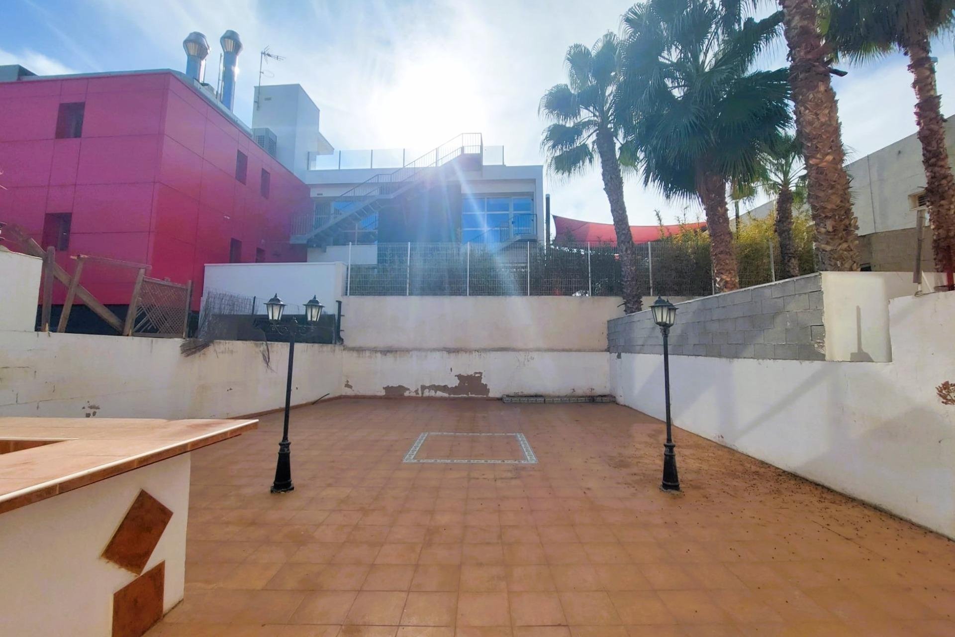 Resale - Commercial Premises - Torrevieja - Los balcones