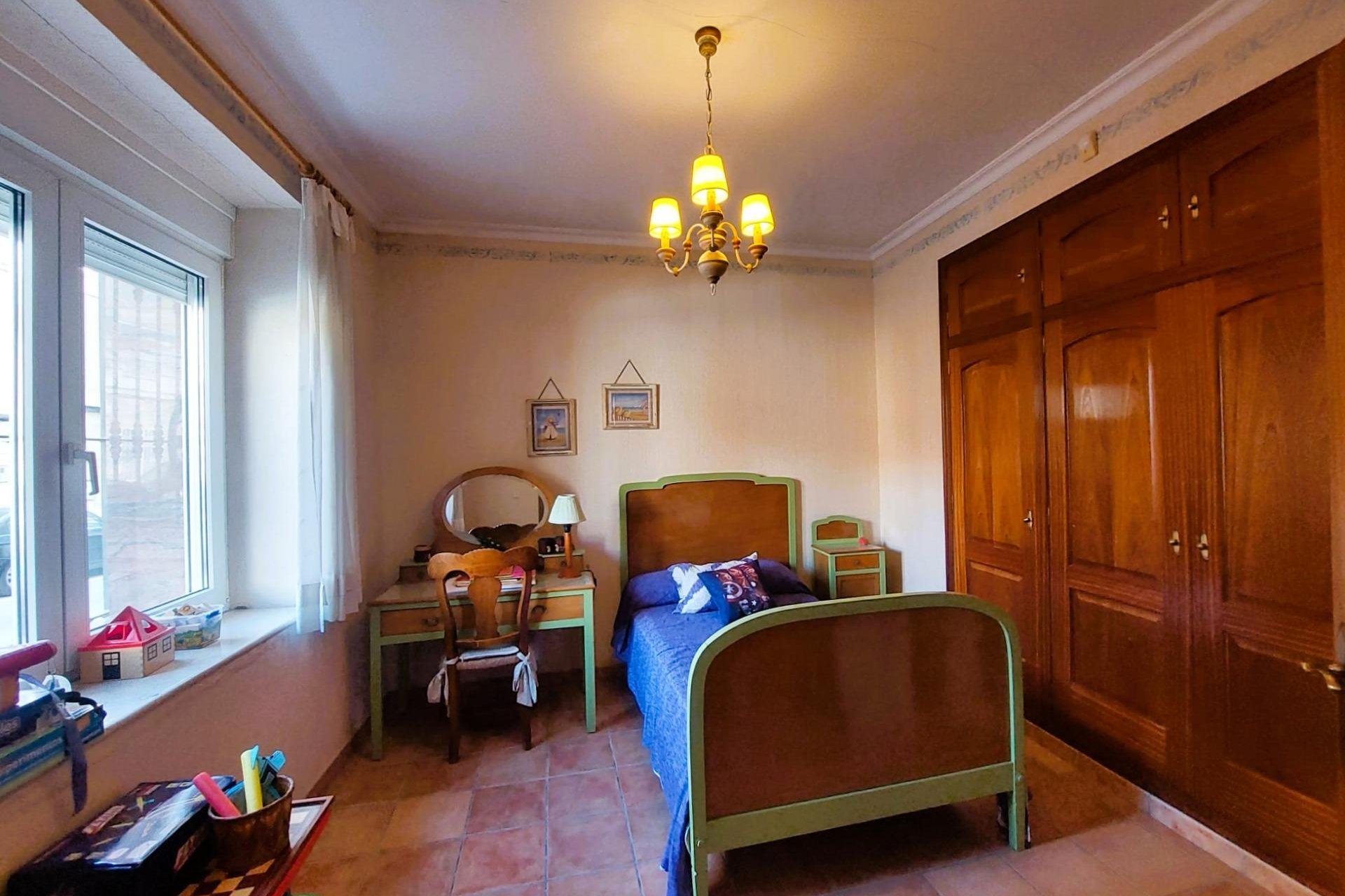 Resale - House - Torrevieja - Centro