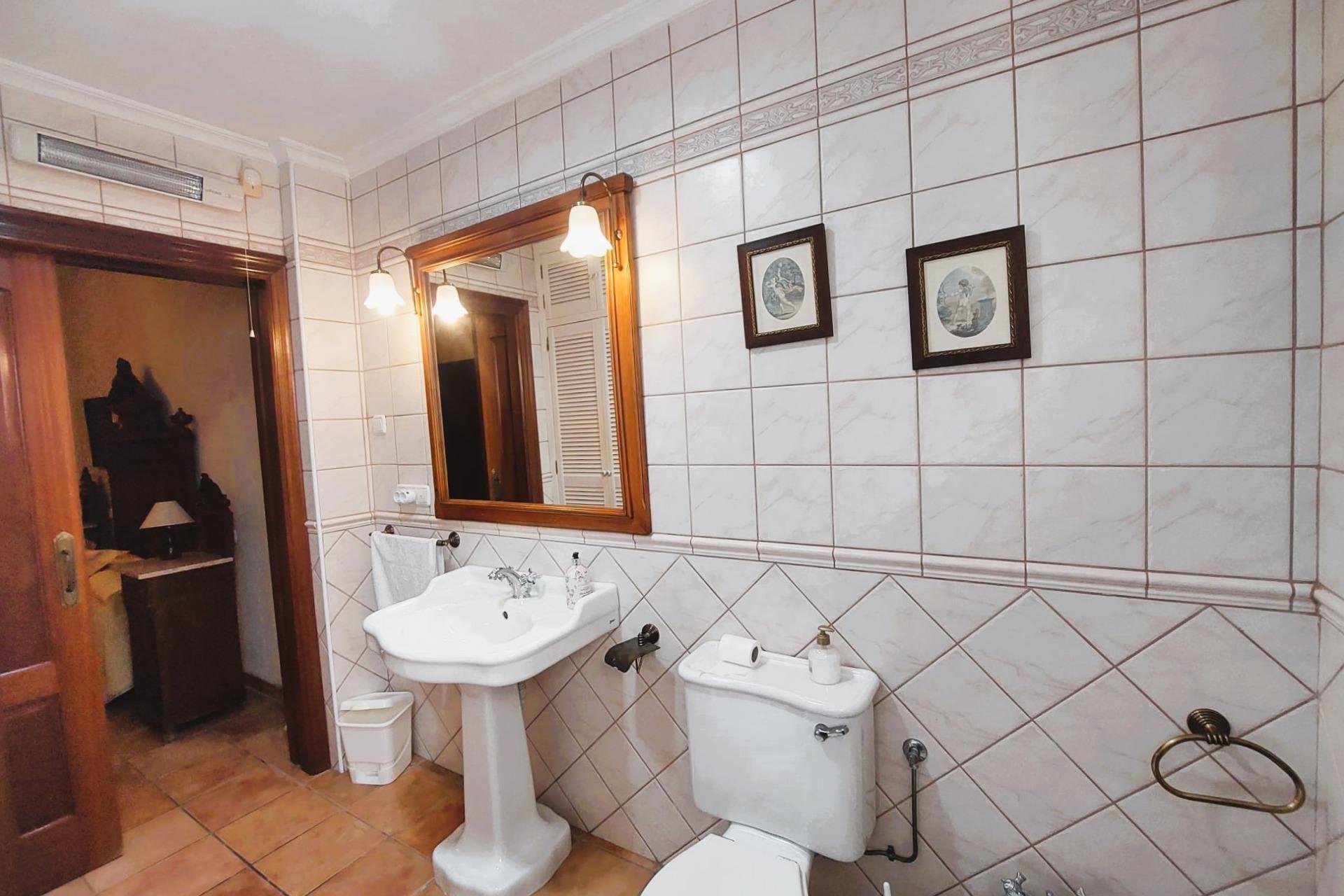 Resale - House - Torrevieja - Centro