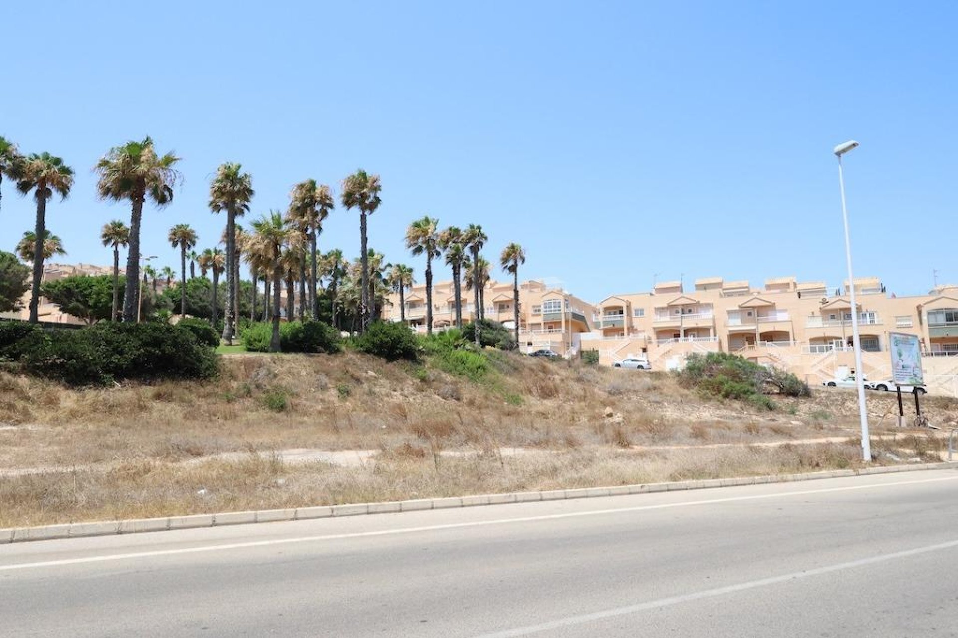 Resale - Plot / Land - Torrevieja - Cabo Cervera