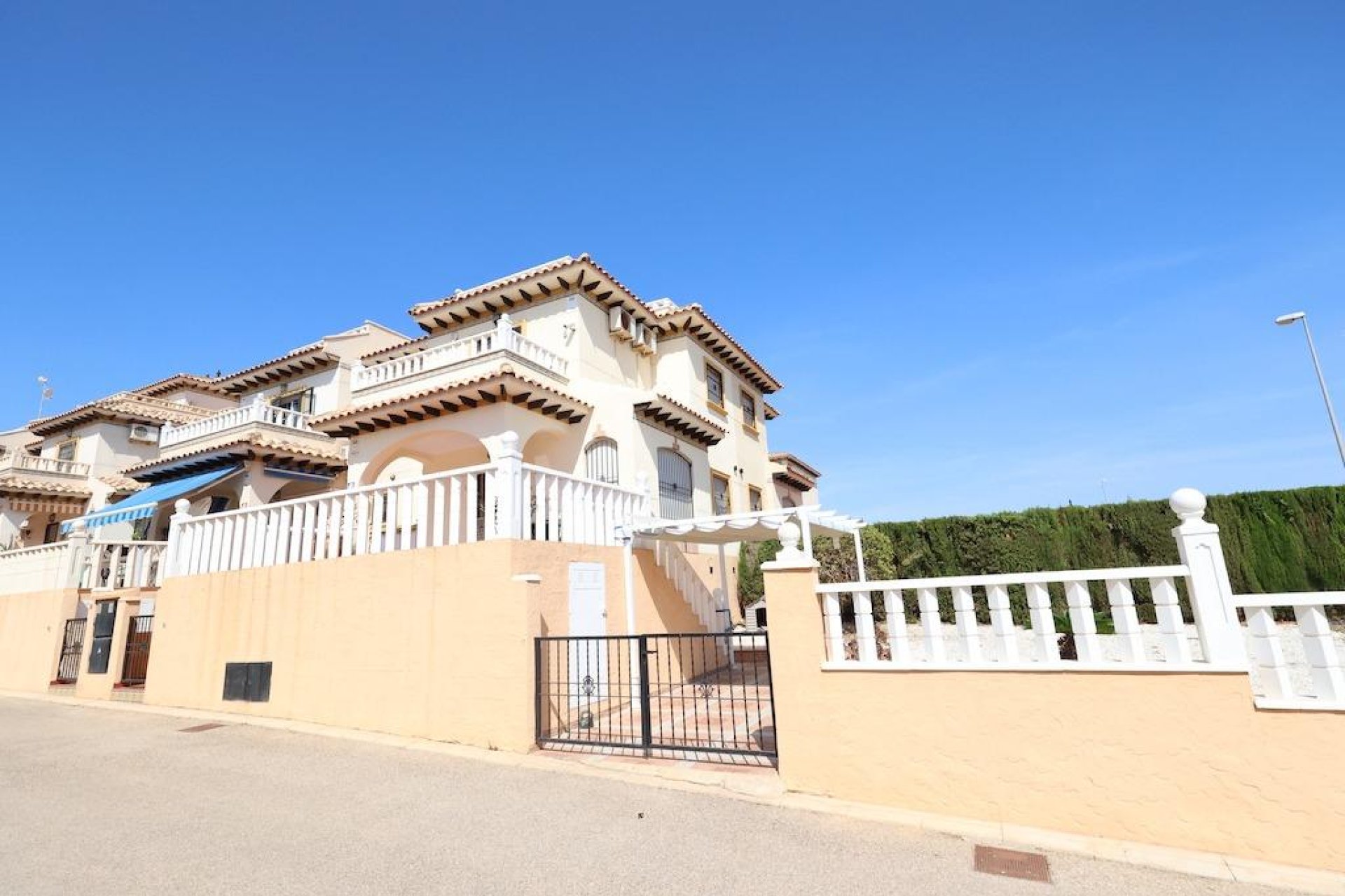 Resale - Townhouse - Orihuela Costa - Montezenia