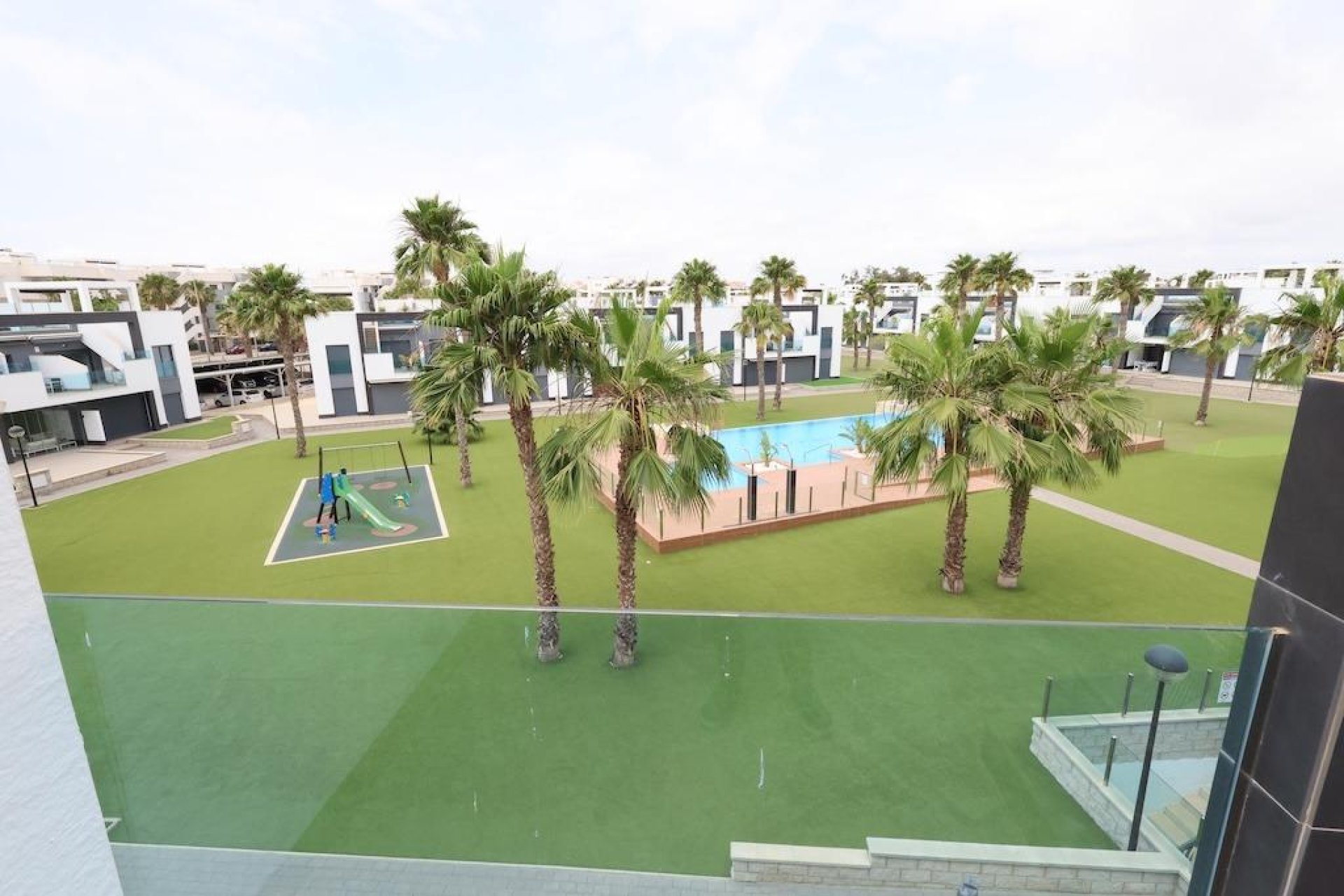 Resale - Upper floor bungalow - Guardamar del Segura - EL RASO
