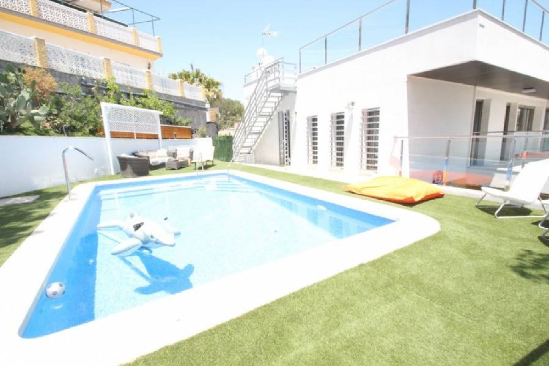 Resale - Villa de Lujo - Orihuela Costa - Campoamor