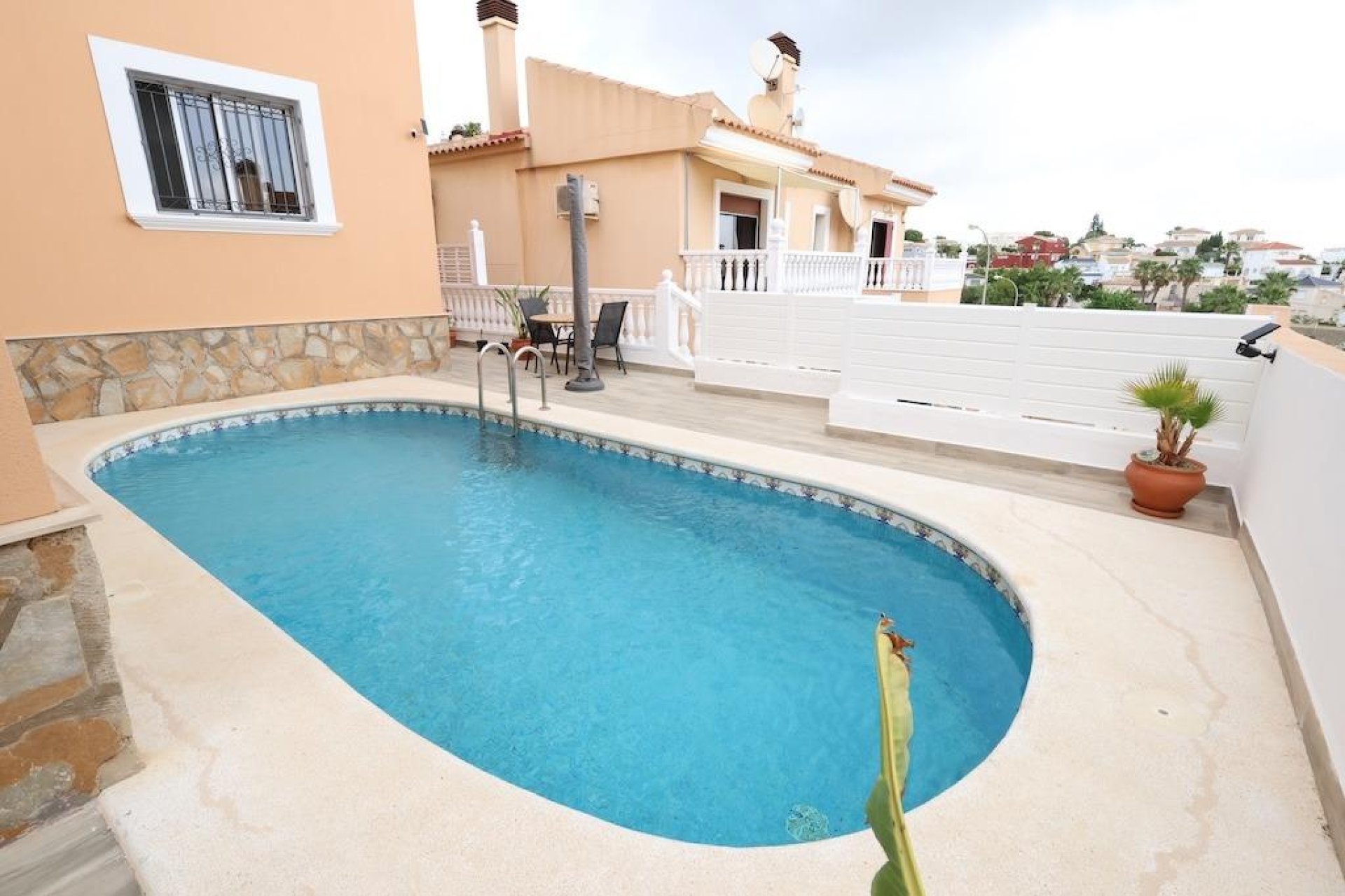 Segunda Mano - Chalet - San Miguel de Salinas - Las filipinas