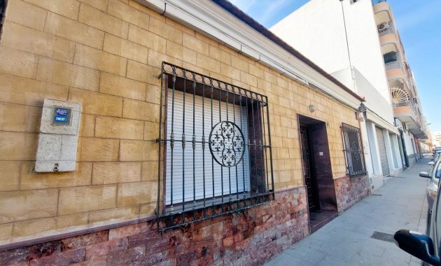Stedelijke grond - Bestaande woning  - Torrevieja - INV116