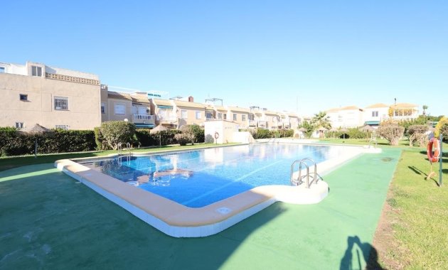 Upper floor bungalow - Resale - Torrevieja - Torretas