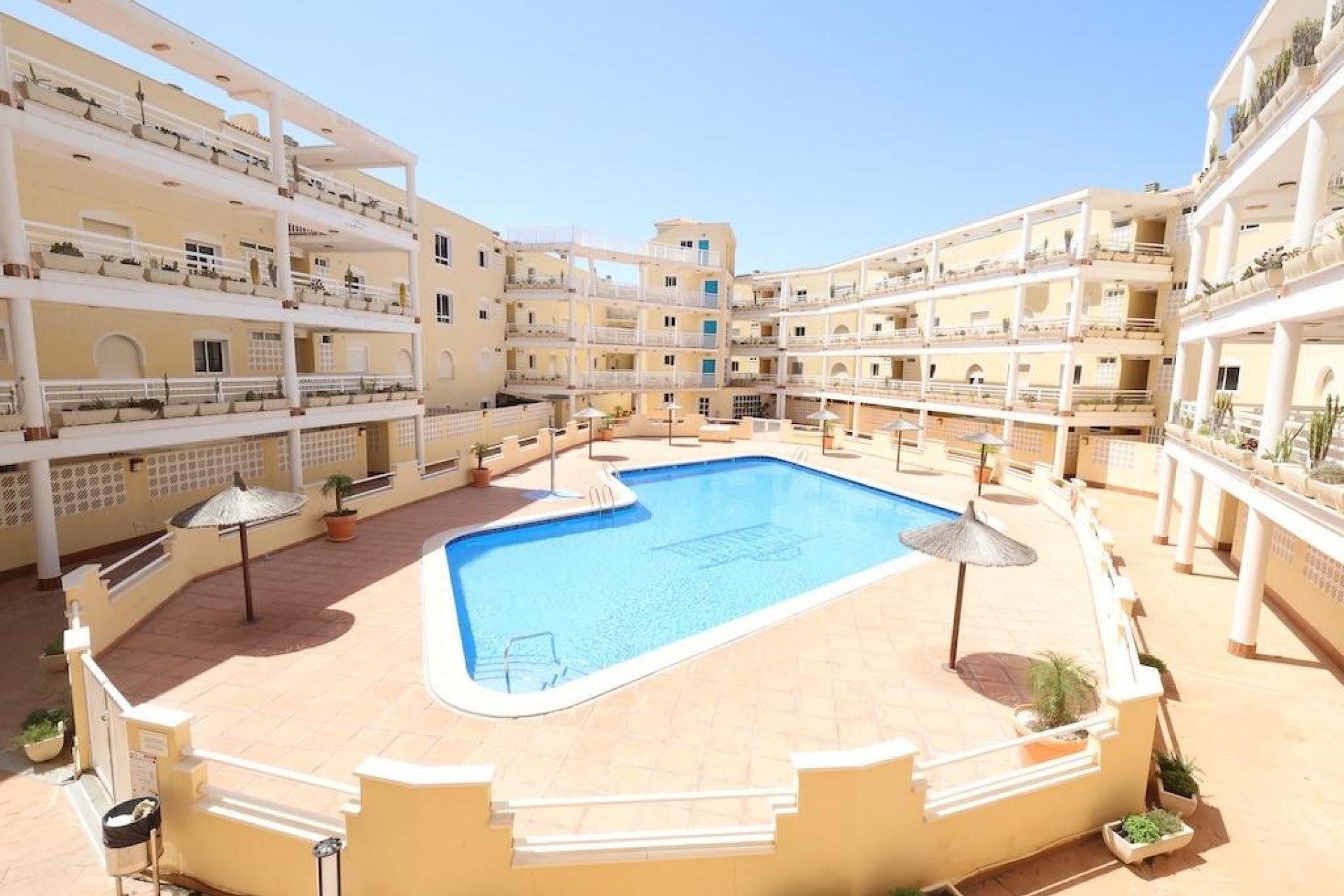 Verhuur - Appartement  - Orihuela Costa - Aguamarina