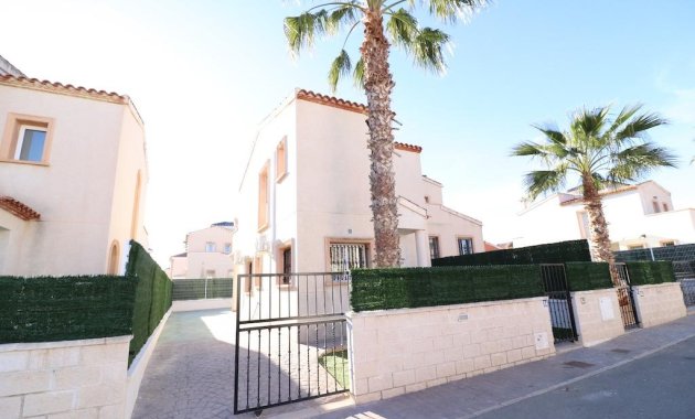 Villa - Alquiler - Guardamar del Segura - Urb el raso