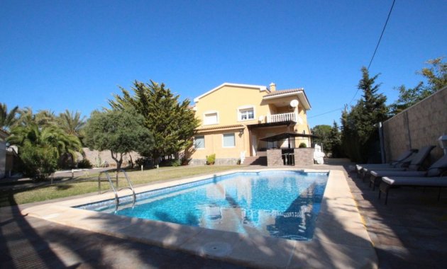 Villa - Alquiler - Orihuela Costa - Cabo Roig