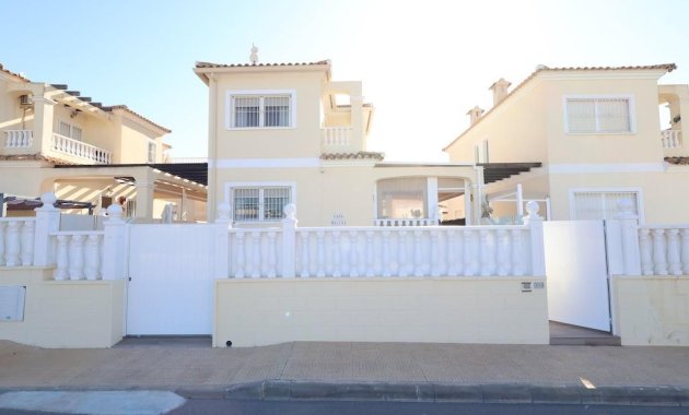 Villa - Bestaande woning  - Orihuela Costa - Lomas de Cabo Roig