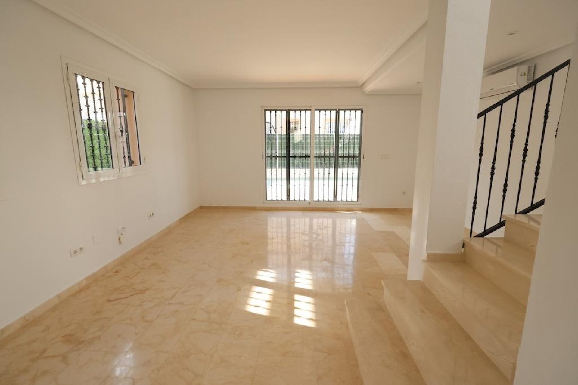 Wynajem długoterminowy - Chalet - Guardamar del Segura - EL RASO