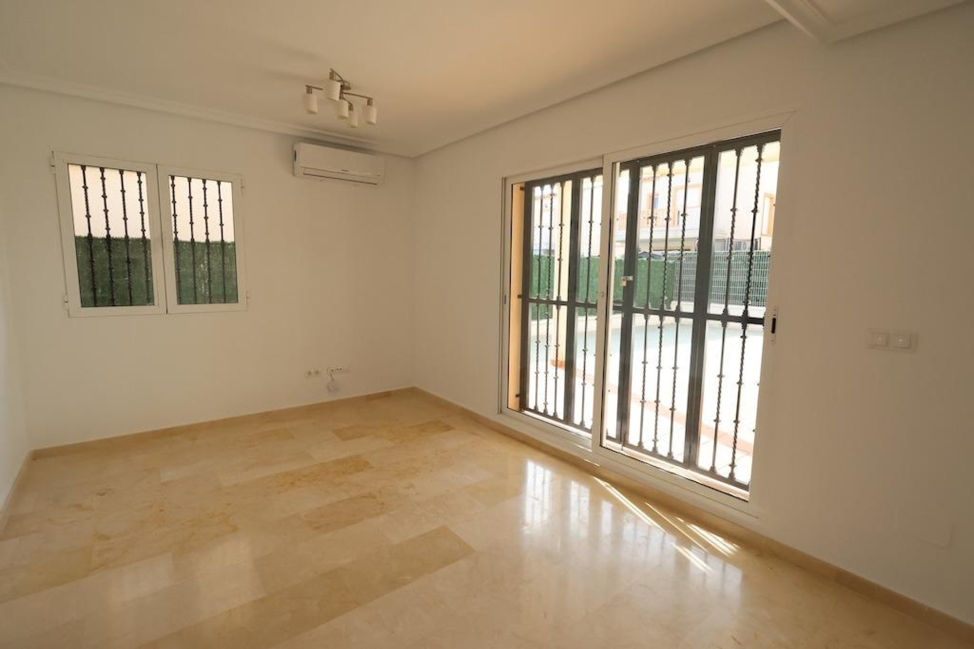 Wynajem długoterminowy - Chalet - Guardamar del Segura - Urb el raso