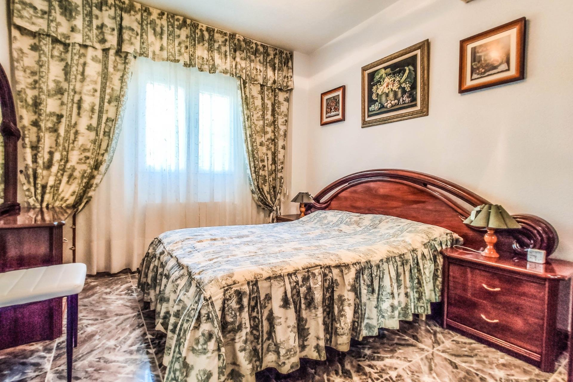 Wynajem długoterminowy - Chalet - Orihuela Costa - Cabo Roig