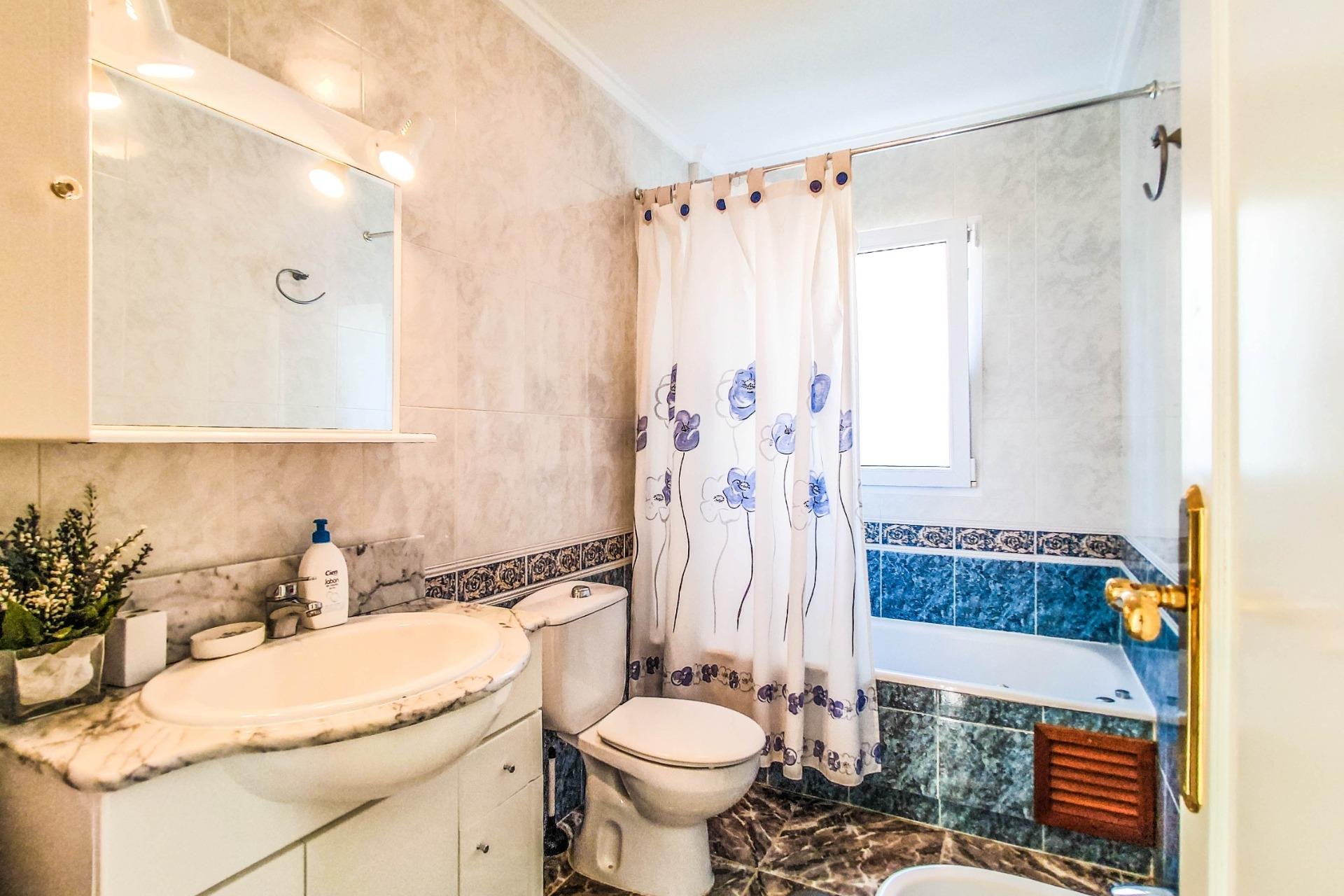 Wynajem długoterminowy - Chalet - Orihuela Costa - Cabo Roig