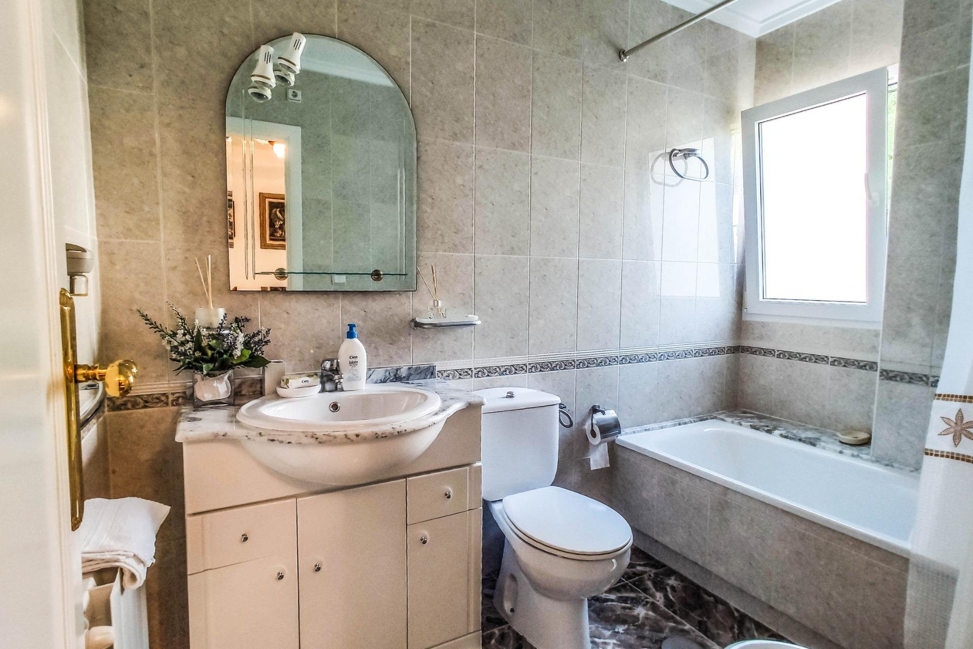 Wynajem długoterminowy - Chalet - Orihuela Costa - Cabo Roig